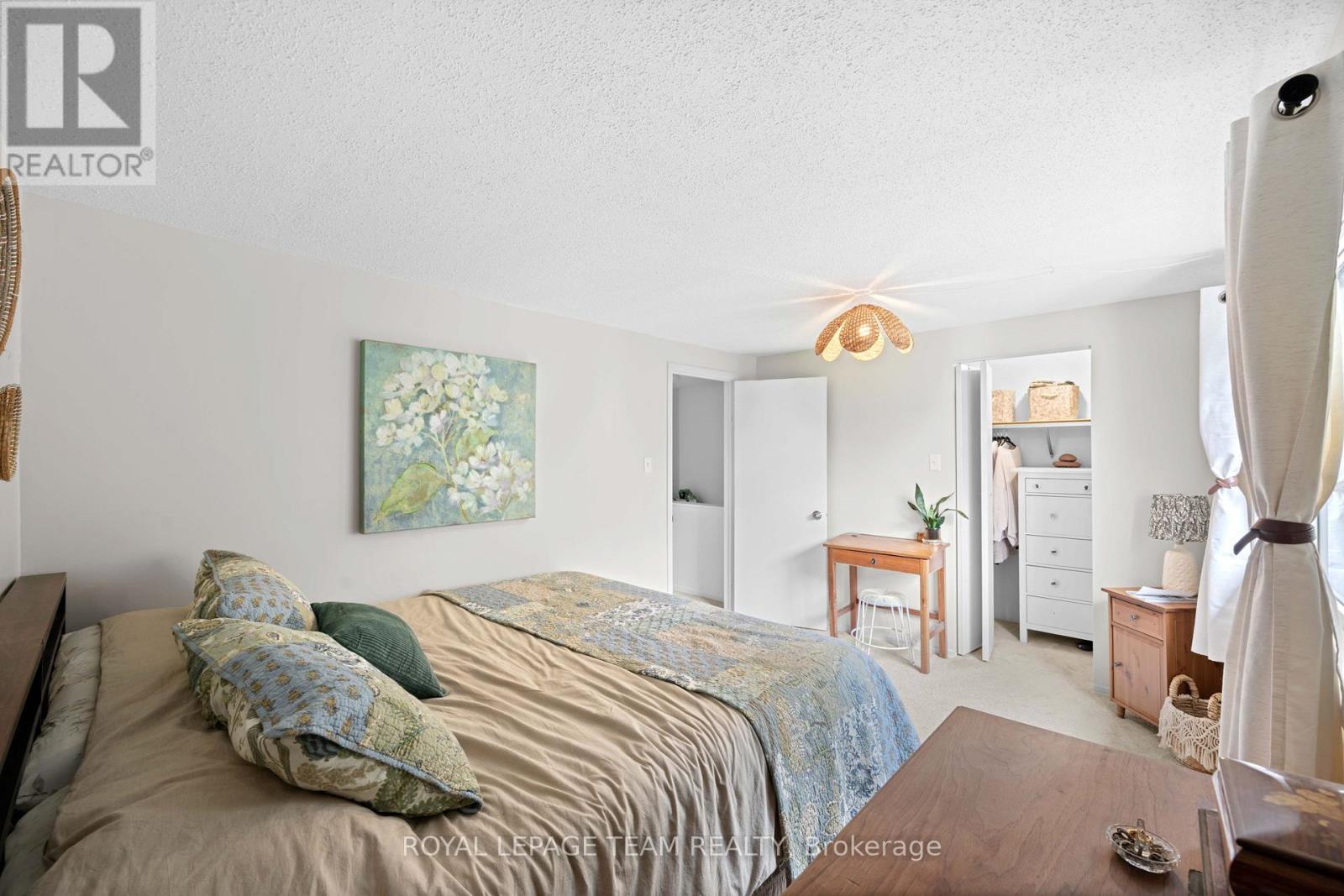 












42 - 1257 PRIORY LANE

,
Ottawa,




Ontario
K1C1Z8

