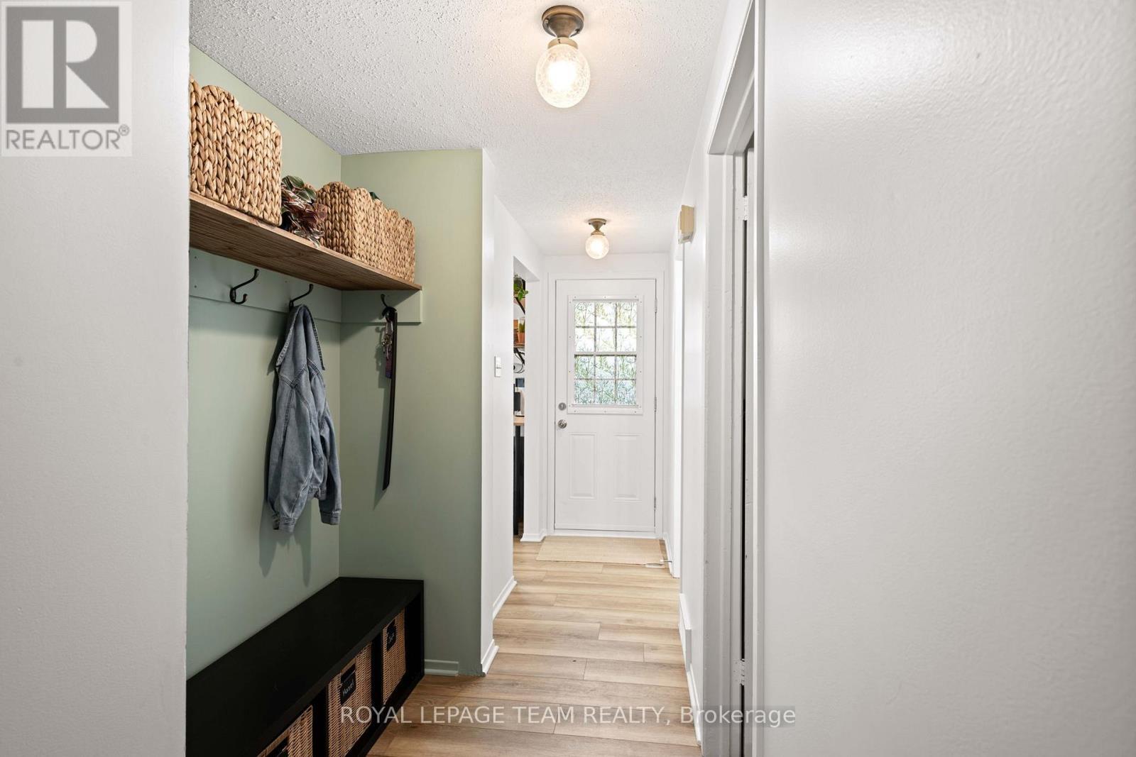 












42 - 1257 PRIORY LANE

,
Ottawa,




Ontario
K1C1Z8

