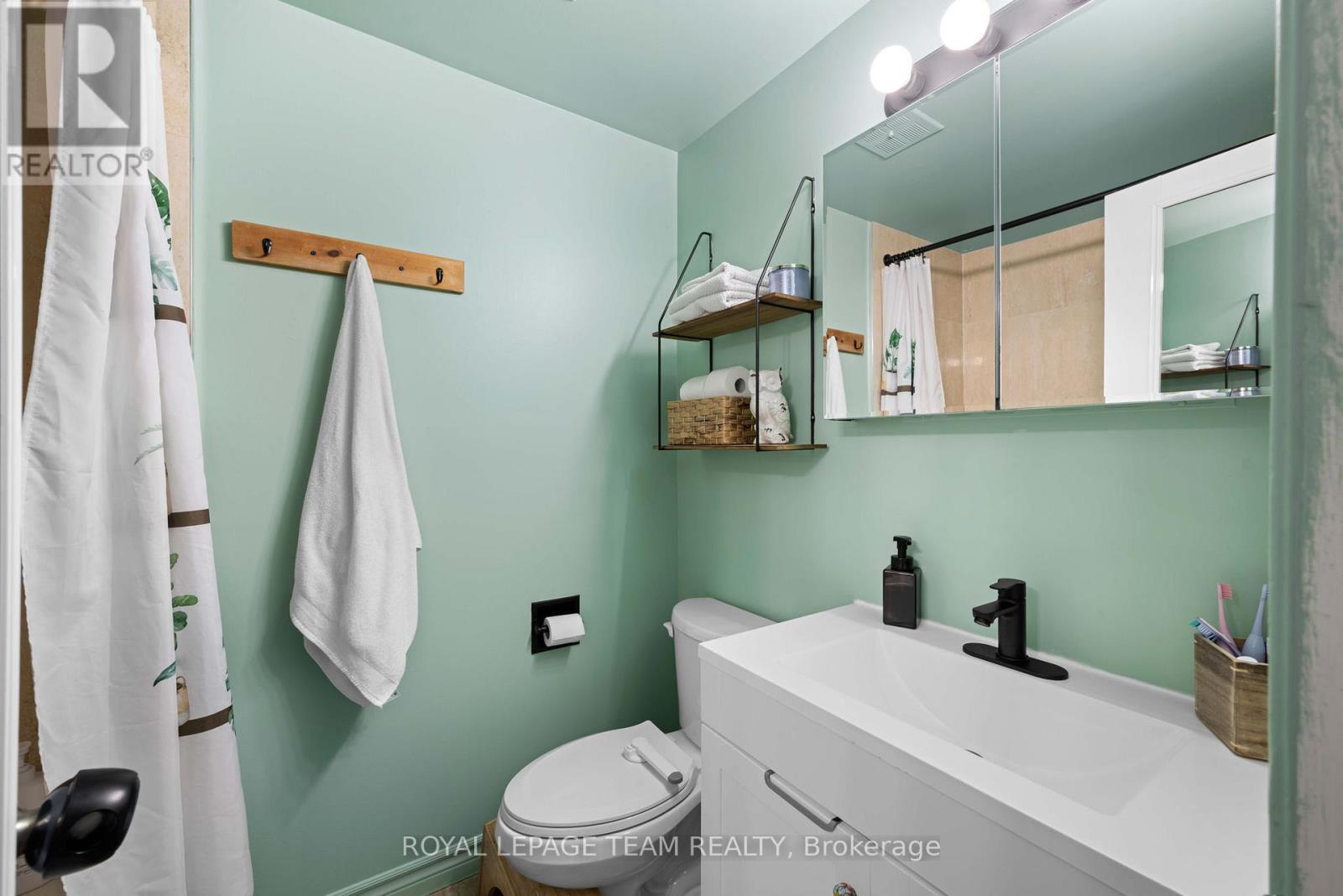 












42 - 1257 PRIORY LANE

,
Ottawa,




Ontario
K1C1Z8

