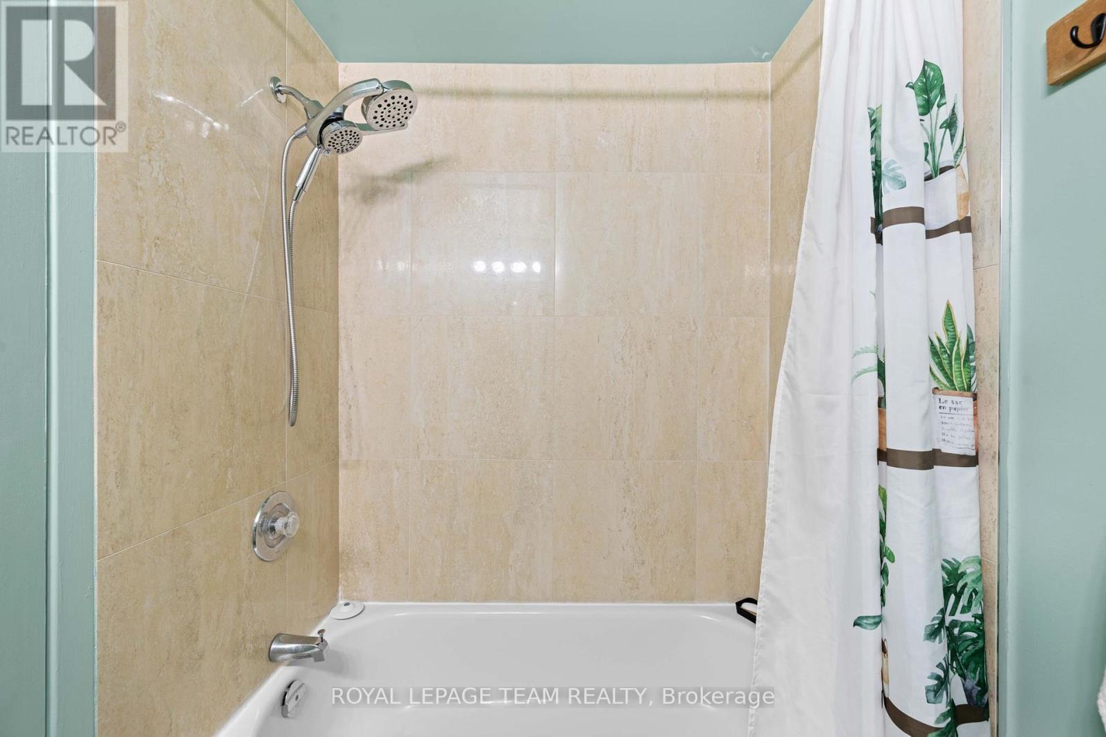 












42 - 1257 PRIORY LANE

,
Ottawa,




Ontario
K1C1Z8

