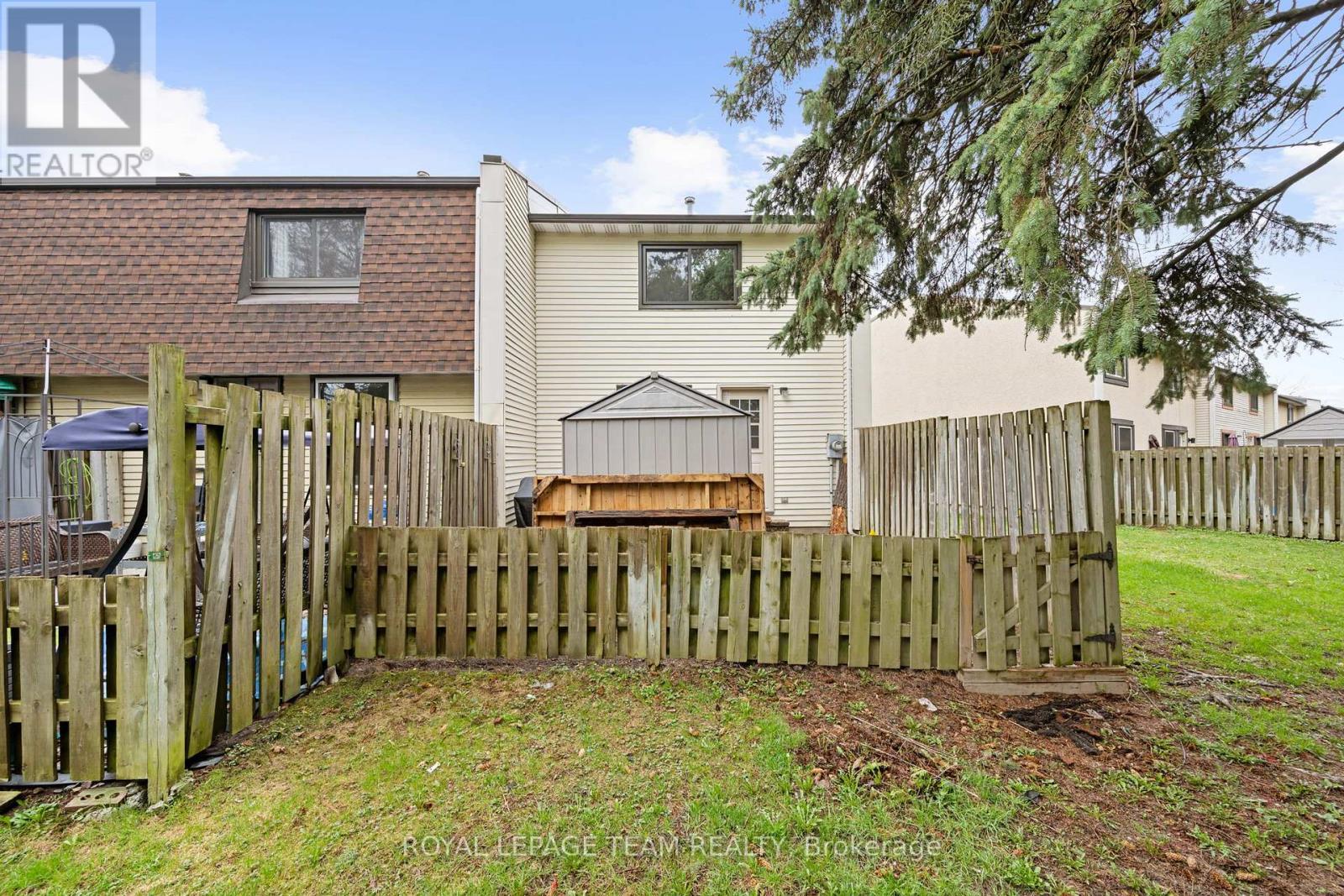 












42 - 1257 PRIORY LANE

,
Ottawa,




Ontario
K1C1Z8

