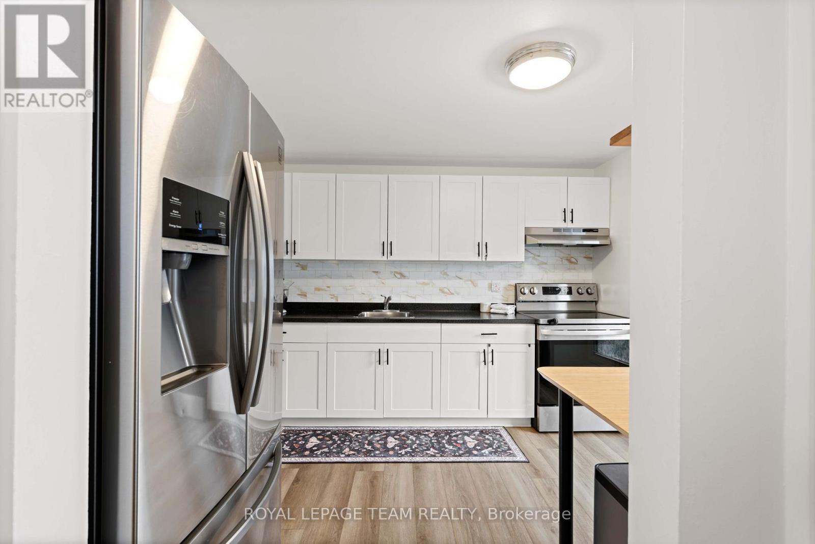 












42 - 1257 PRIORY LANE

,
Ottawa,




Ontario
K1C1Z8

