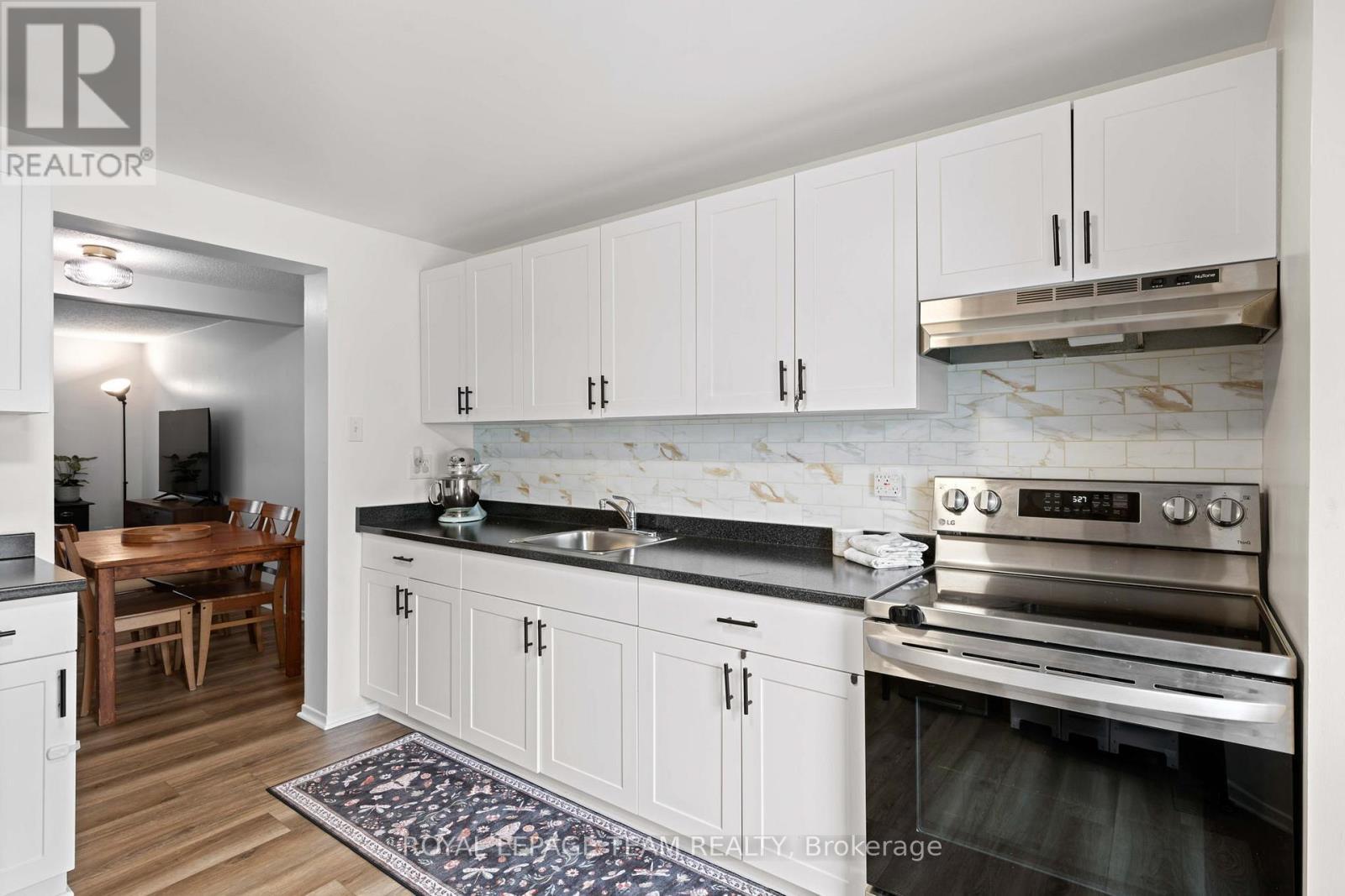 












42 - 1257 PRIORY LANE

,
Ottawa,




Ontario
K1C1Z8

