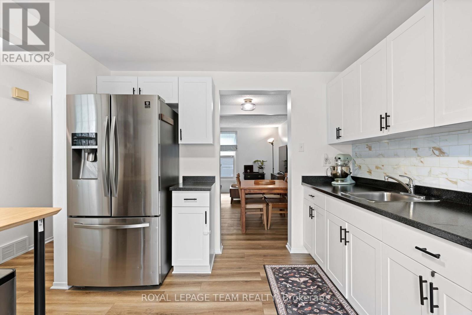 












42 - 1257 PRIORY LANE

,
Ottawa,




Ontario
K1C1Z8

