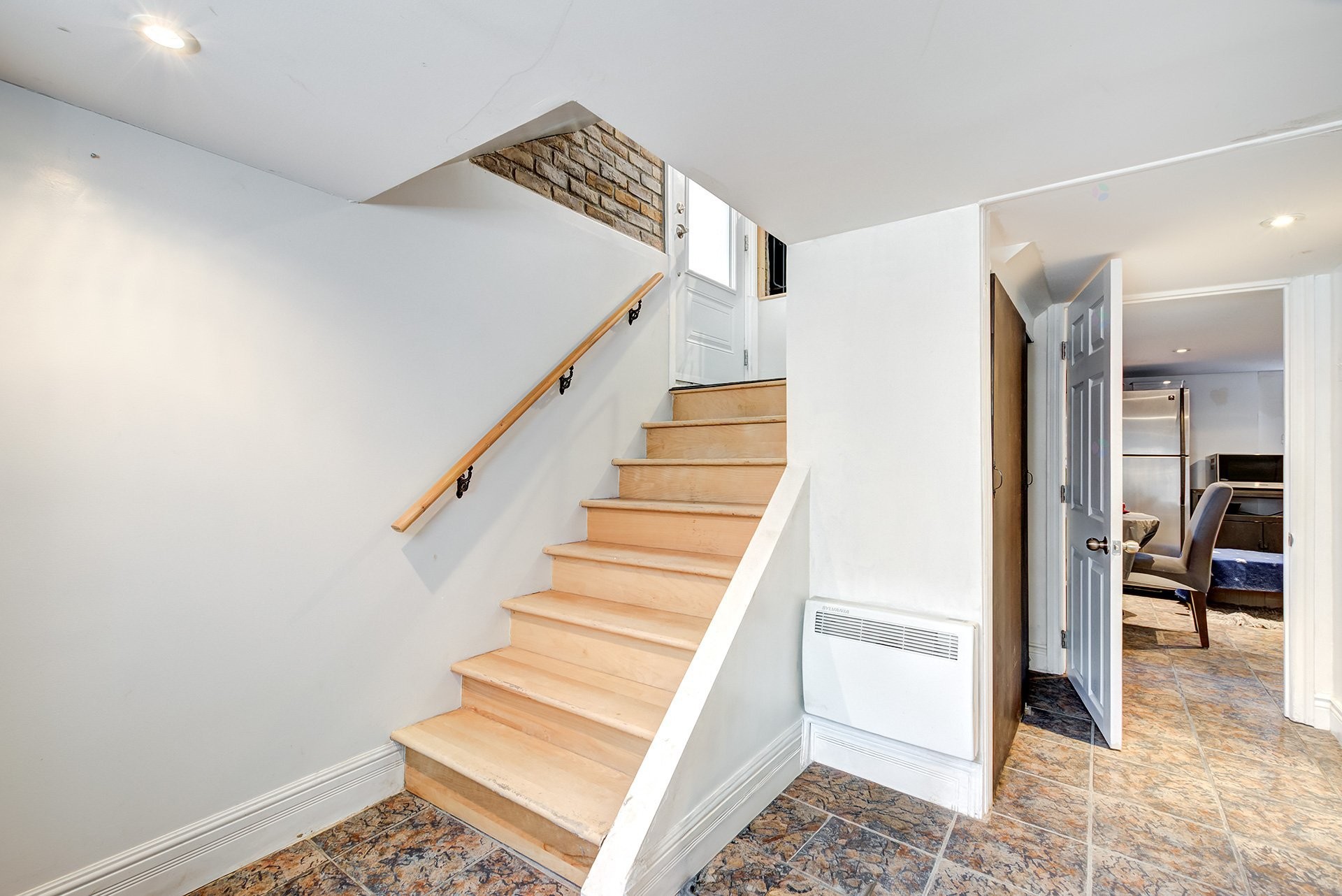 









36


Av. Dubé

,
Montréal-Est,




QC
H1B4W6

