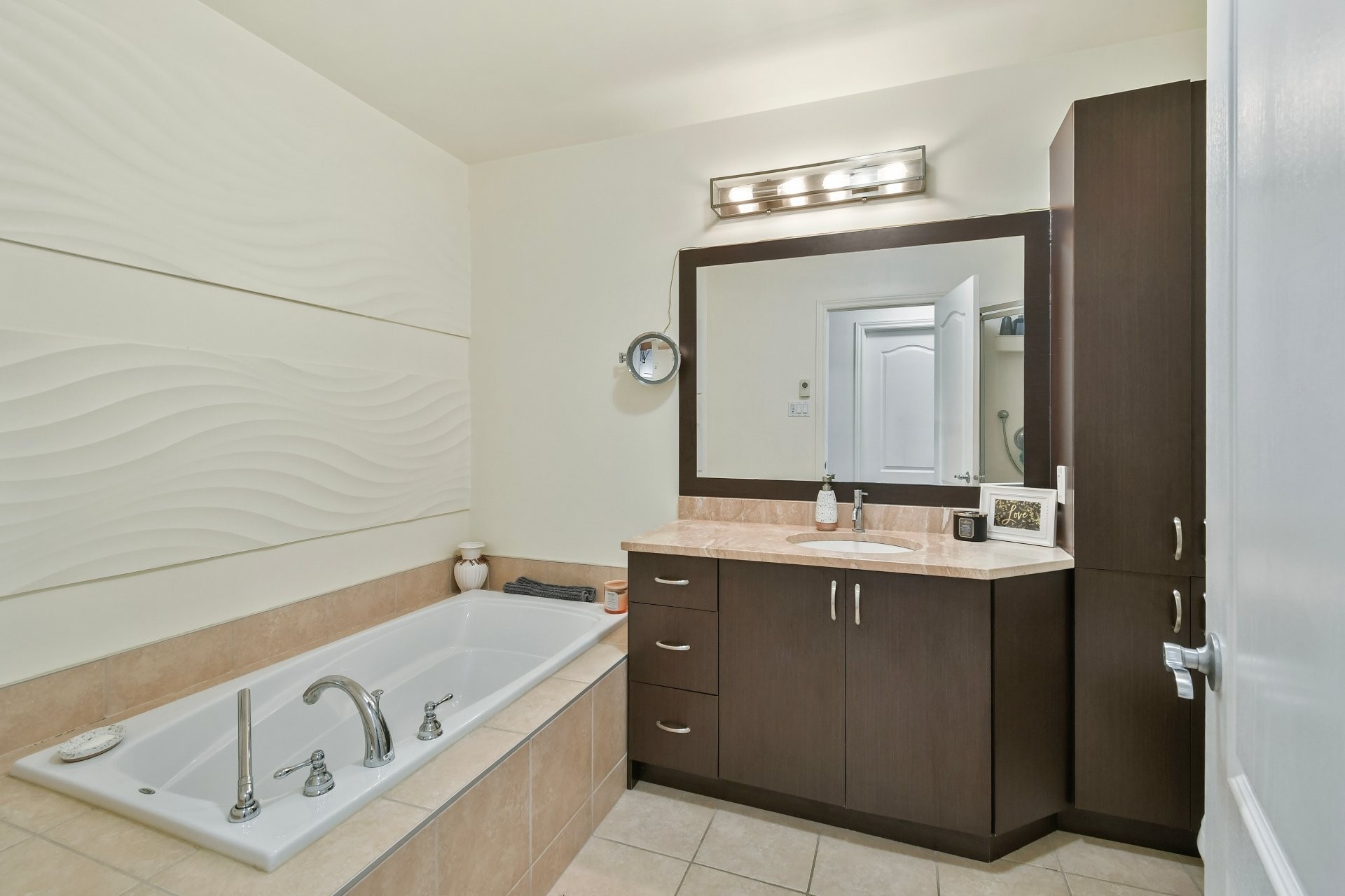









34


Rue Catherine

,
Saint-Rémi,




QC
J0L2L0

