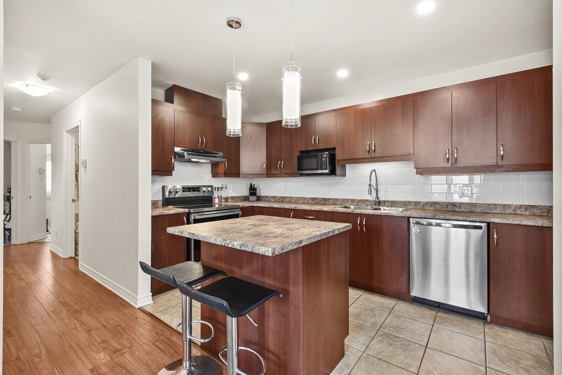 









34


Rue Catherine

,
Saint-Rémi,




QC
J0L2L0


