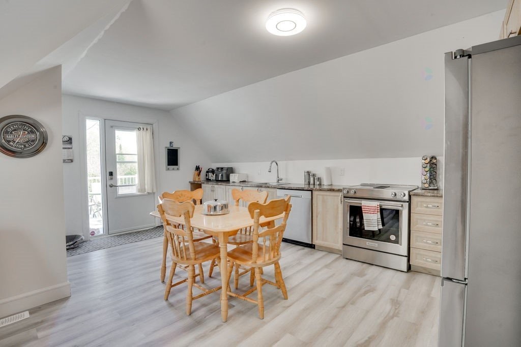 









394


Ch. de la Perdrix

,
Cantley,




QC
J8N7A1

