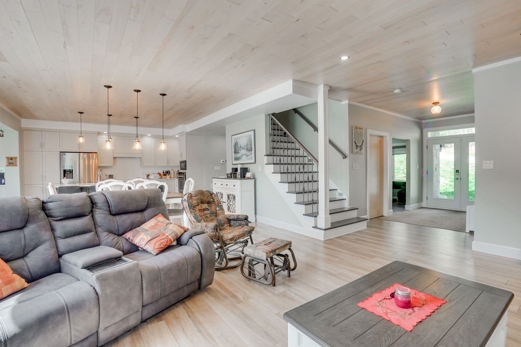 









394


Ch. de la Perdrix

,
Cantley,




QC
J8N7A1

