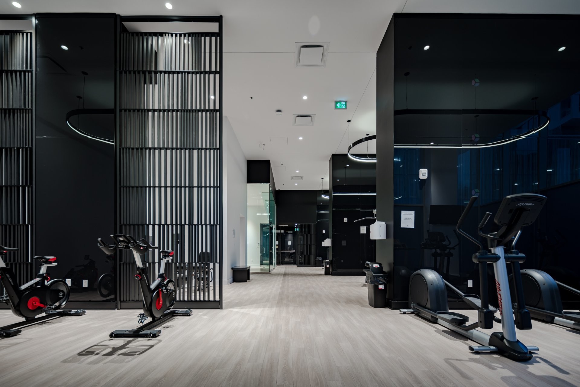 









2300


Rue Tupper

, 803,
Montréal (Ville-Marie),




QC
H3H0B9

