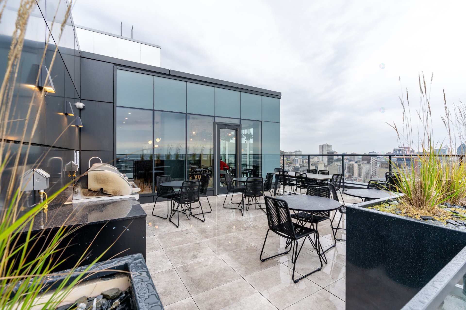 









2300


Rue Tupper

, 803,
Montréal (Ville-Marie),




QC
H3H0B9

