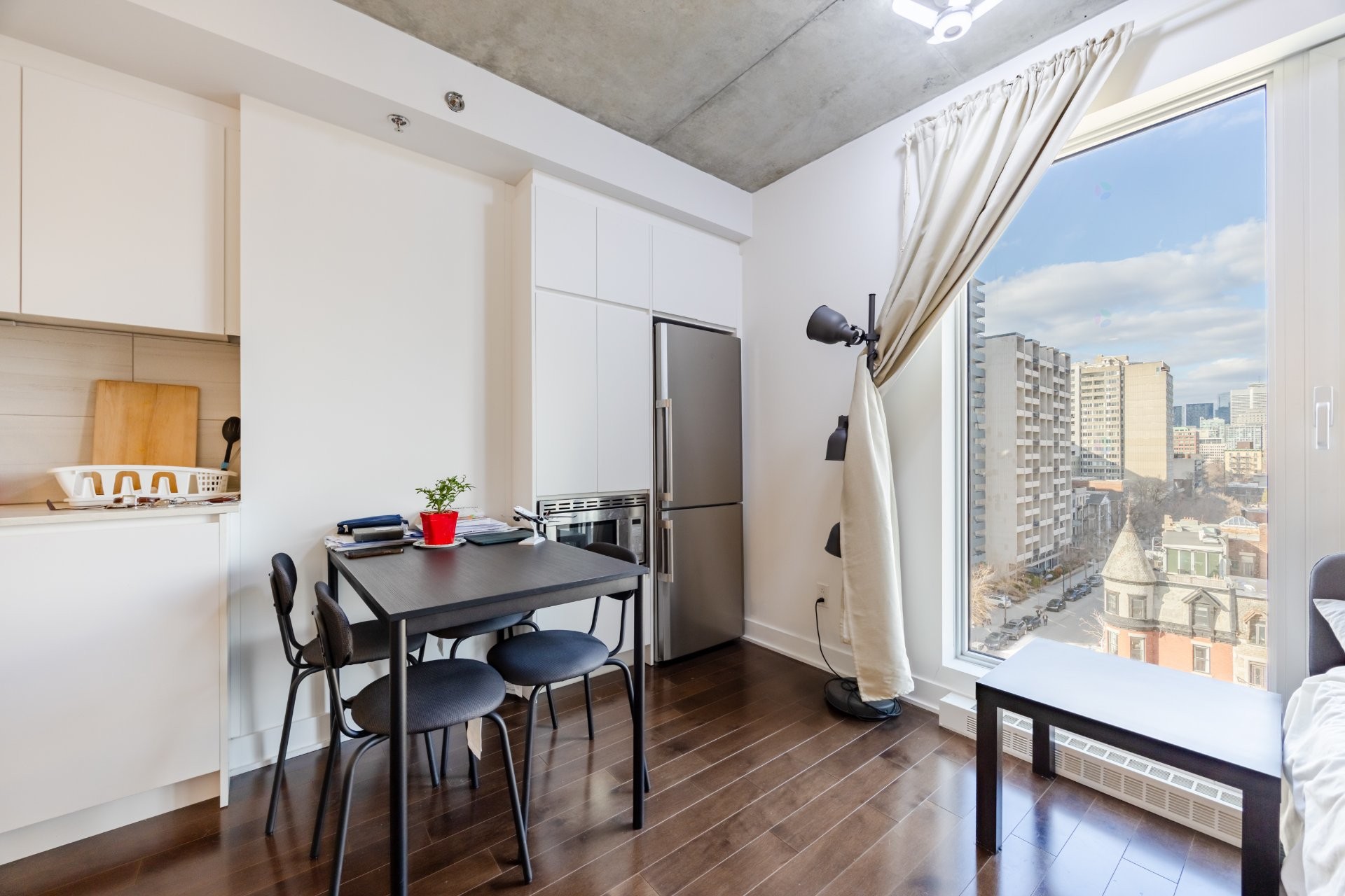 









2300


Rue Tupper

, 803,
Montréal (Ville-Marie),




QC
H3H0B9

