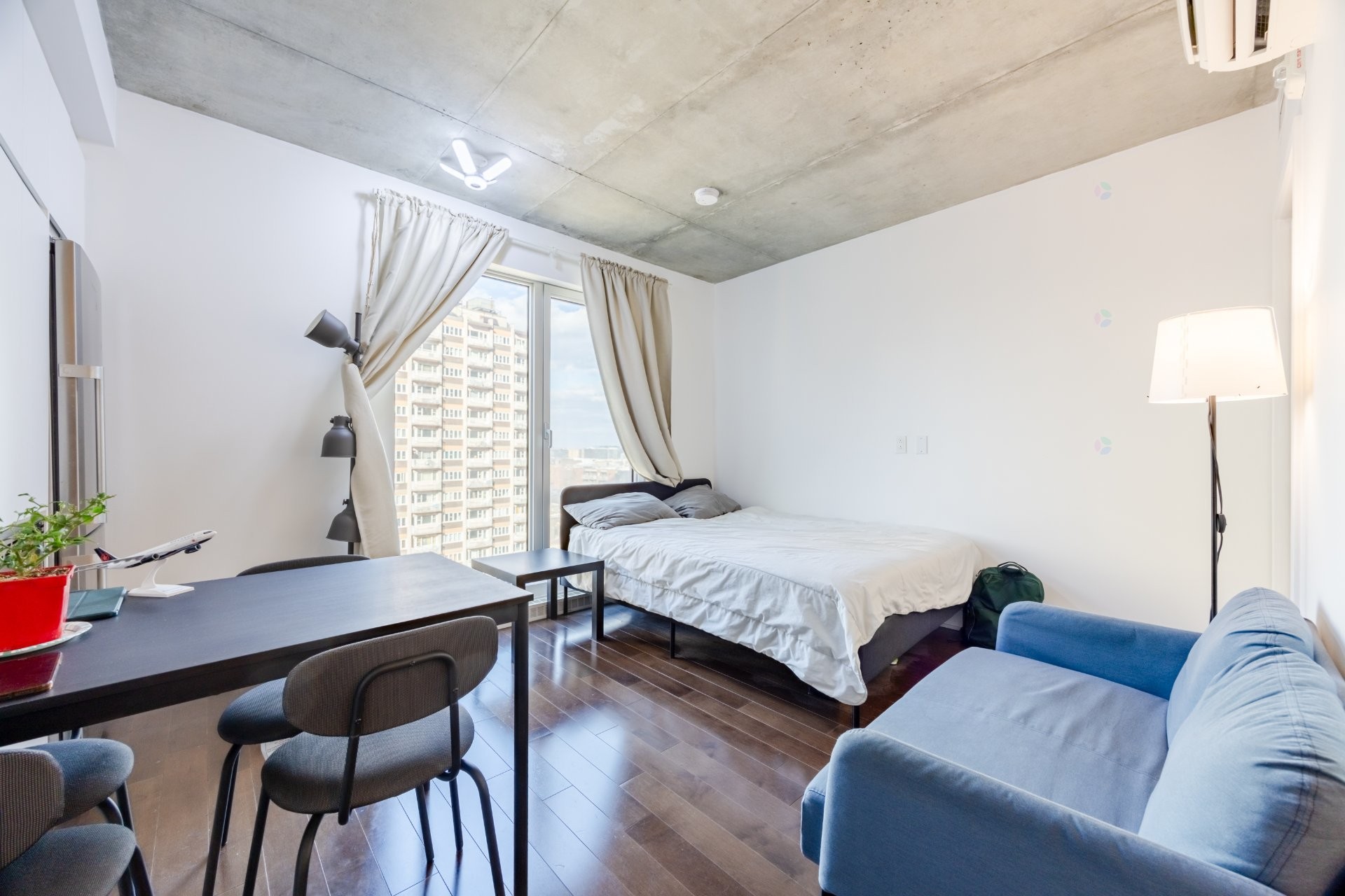 









2300


Rue Tupper

, 803,
Montréal (Ville-Marie),




QC
H3H0B9

