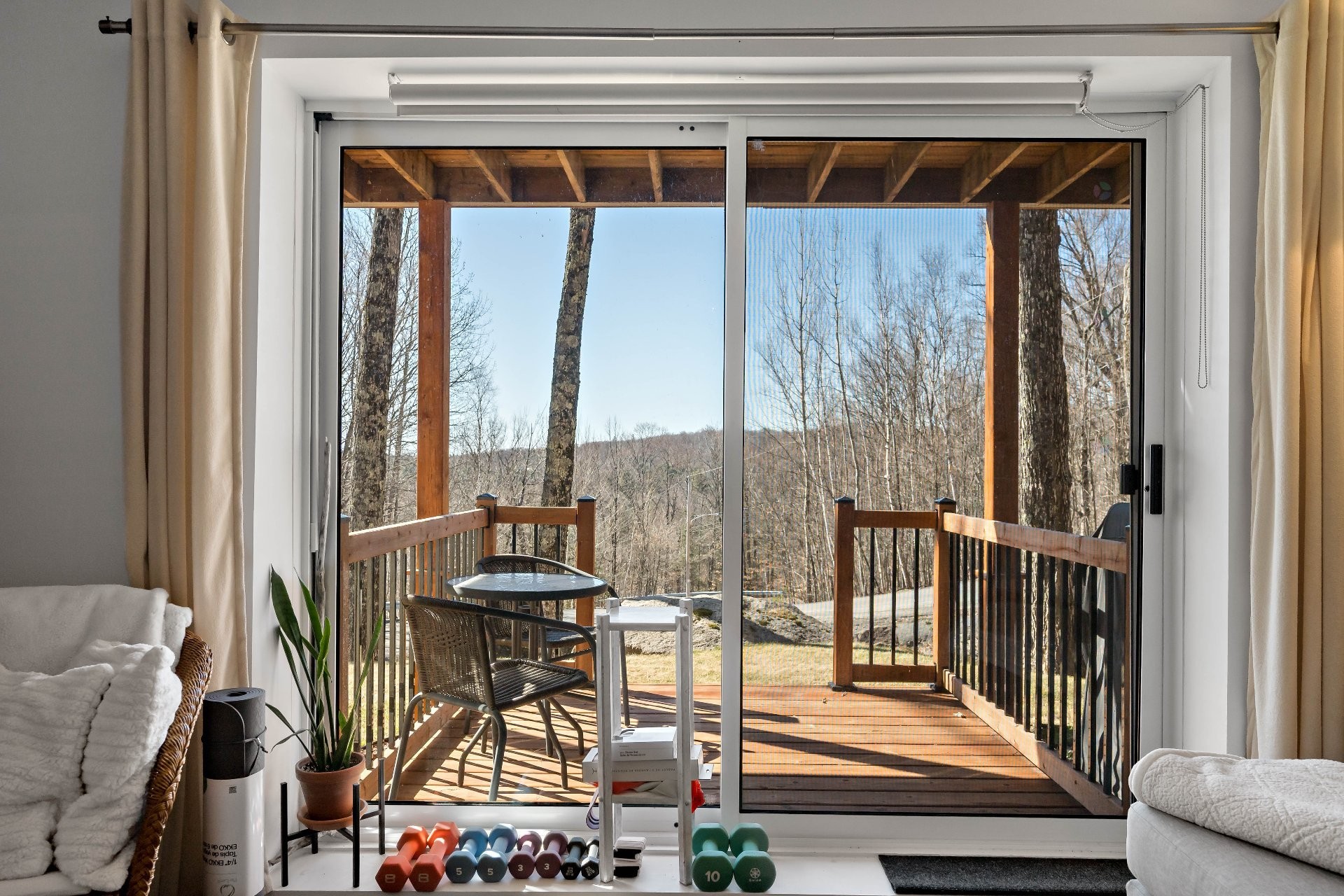 









100Z

 - 102Z


Ch. des Cimes

,
Saint-Sauveur,




QC
J0R1R3

