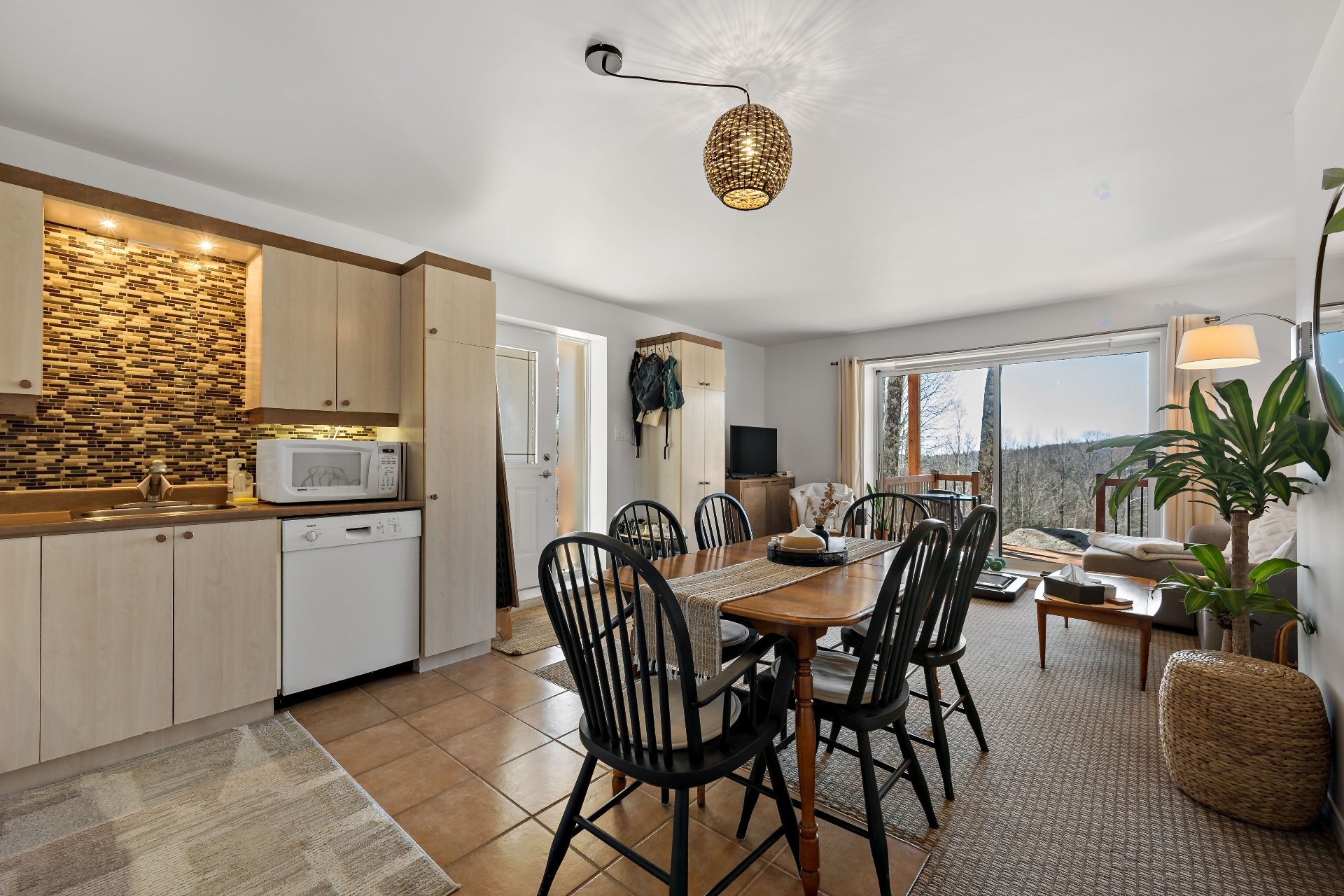 









100Z

 - 102Z


Ch. des Cimes

,
Saint-Sauveur,




QC
J0R1R3

