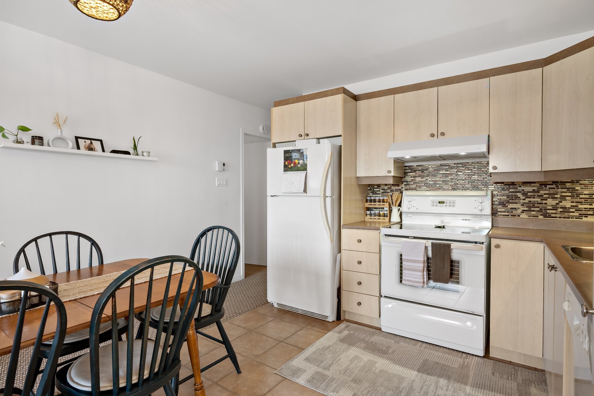









100Z

 - 102Z


Ch. des Cimes

,
Saint-Sauveur,




QC
J0R1R3

