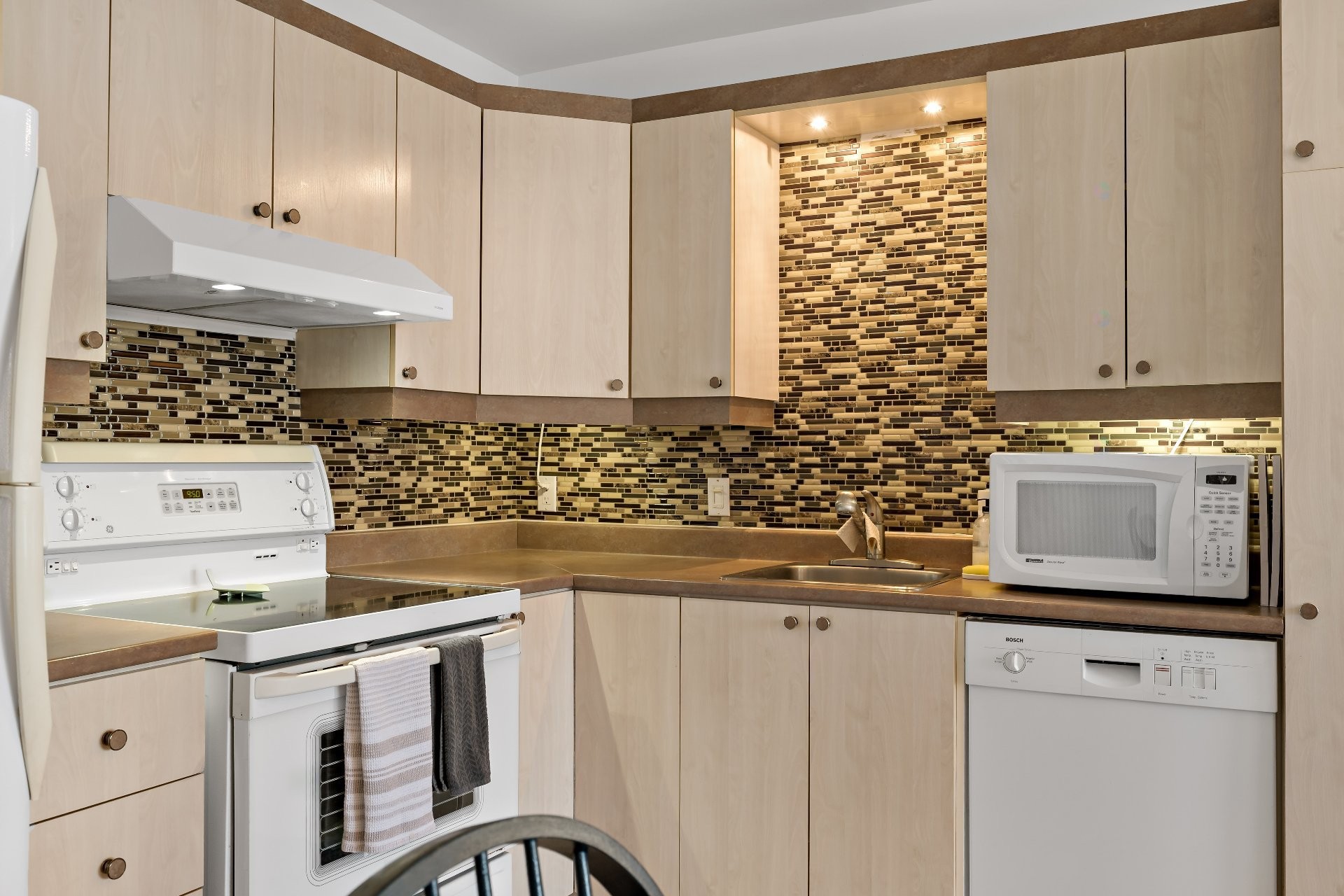 









100Z

 - 102Z


Ch. des Cimes

,
Saint-Sauveur,




QC
J0R1R3


