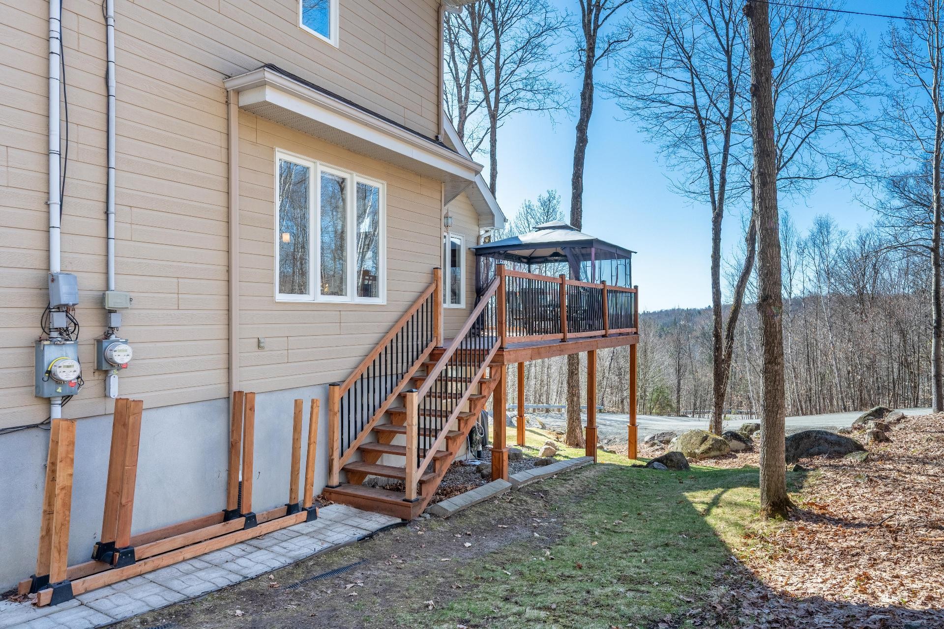 









100Z

 - 102Z


Ch. des Cimes

,
Saint-Sauveur,




QC
J0R1R3

