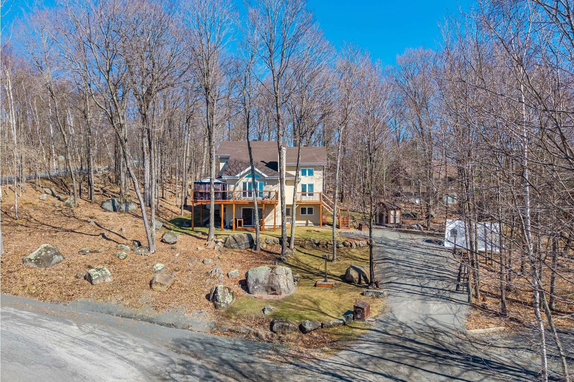 









100Z

 - 102Z


Ch. des Cimes

,
Saint-Sauveur,




QC
J0R1R3

