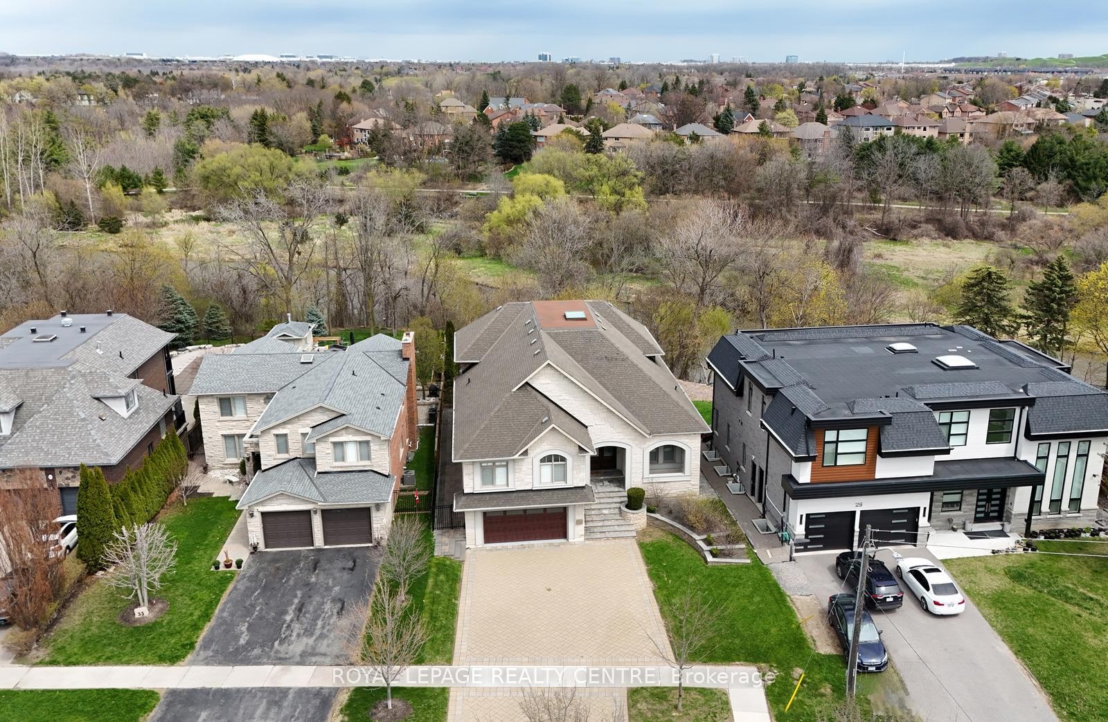 









31


Plainsman

Road,
Mississauga,




ON
L5N 1C4

