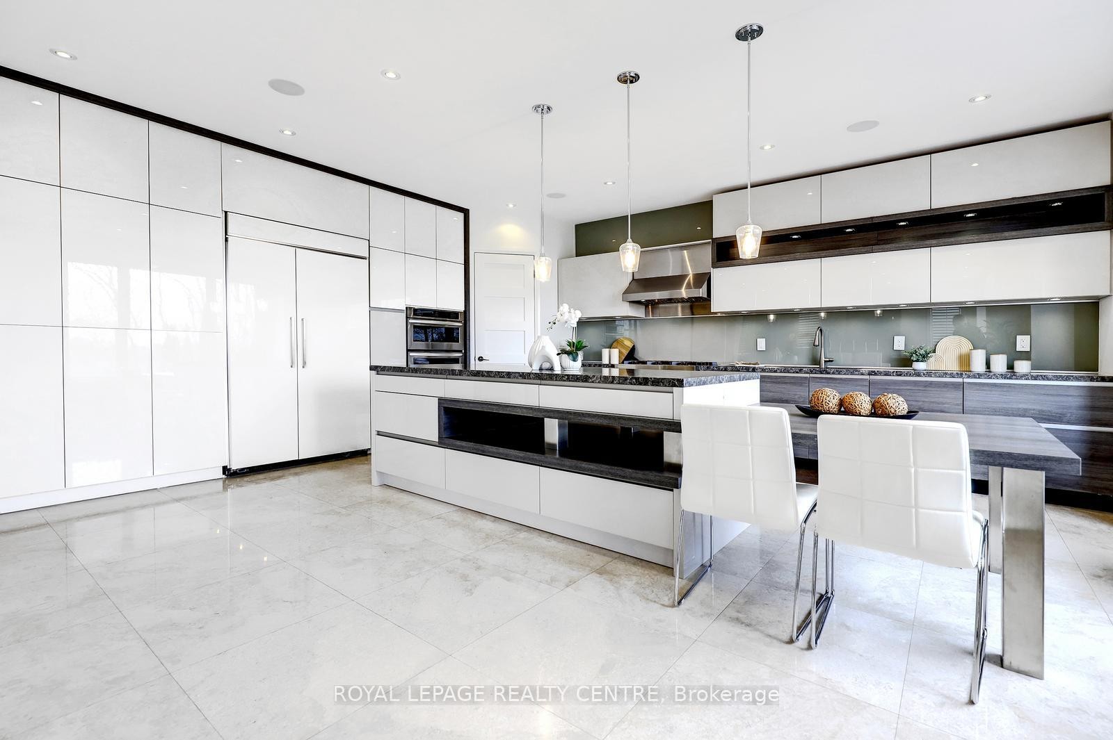 









31


Plainsman

Road,
Mississauga,




ON
L5N 1C4

