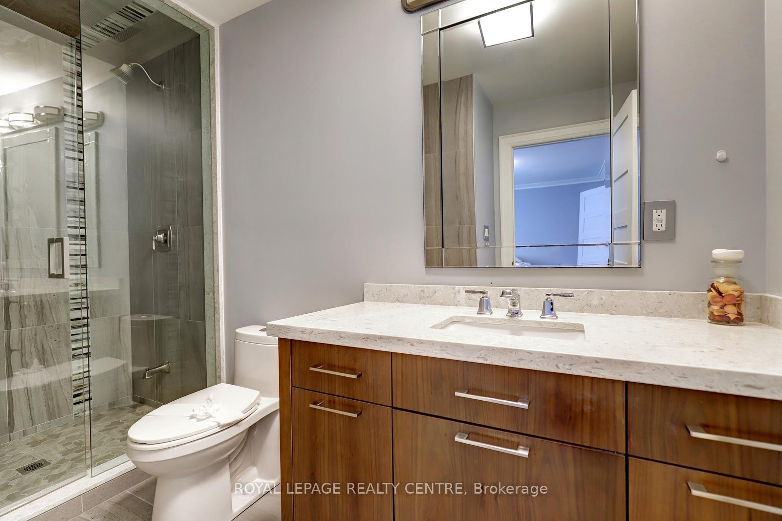 









31


Plainsman

Road,
Mississauga,




ON
L5N 1C4

