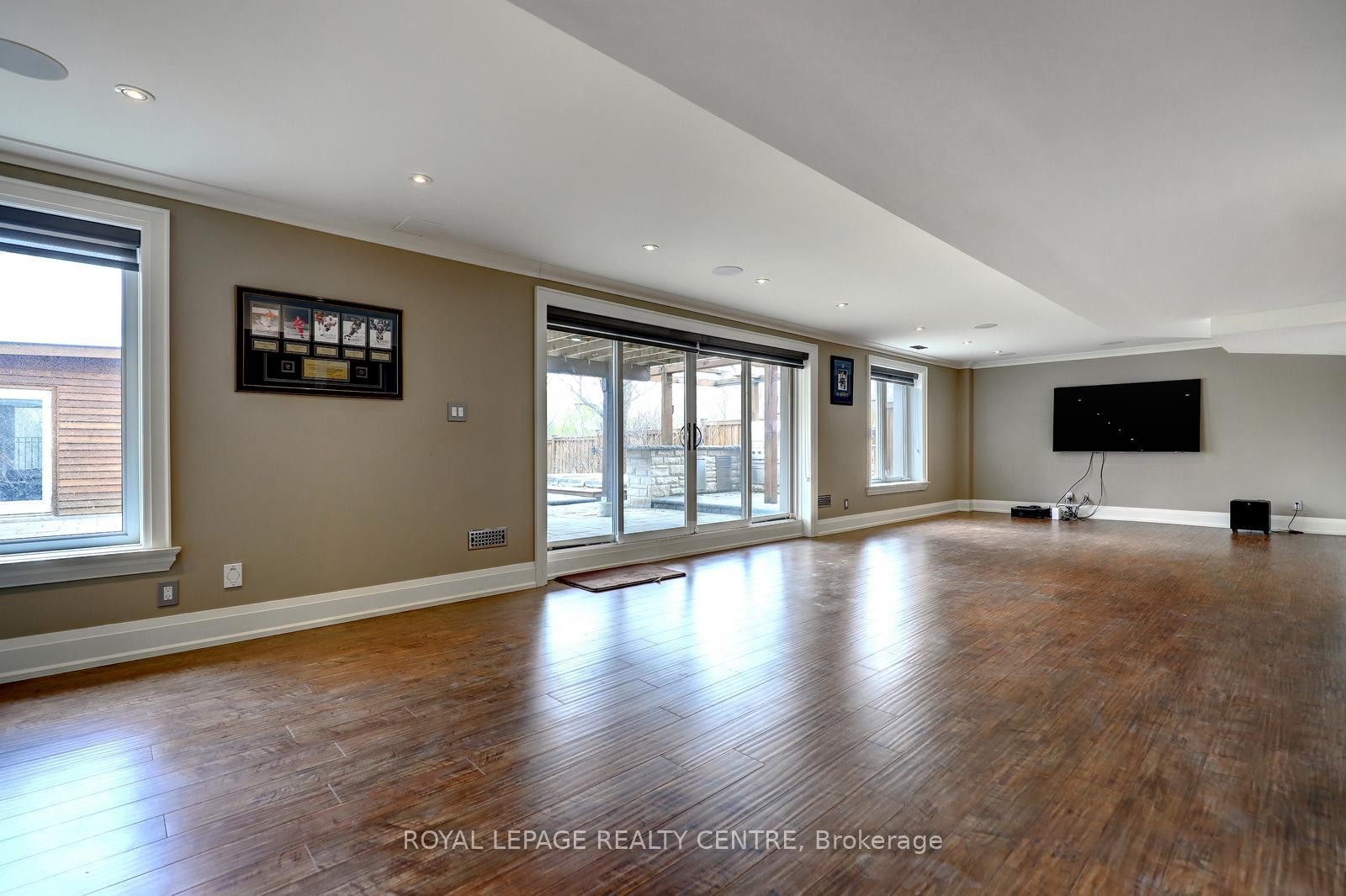 









31


Plainsman

Road,
Mississauga,




ON
L5N 1C4

