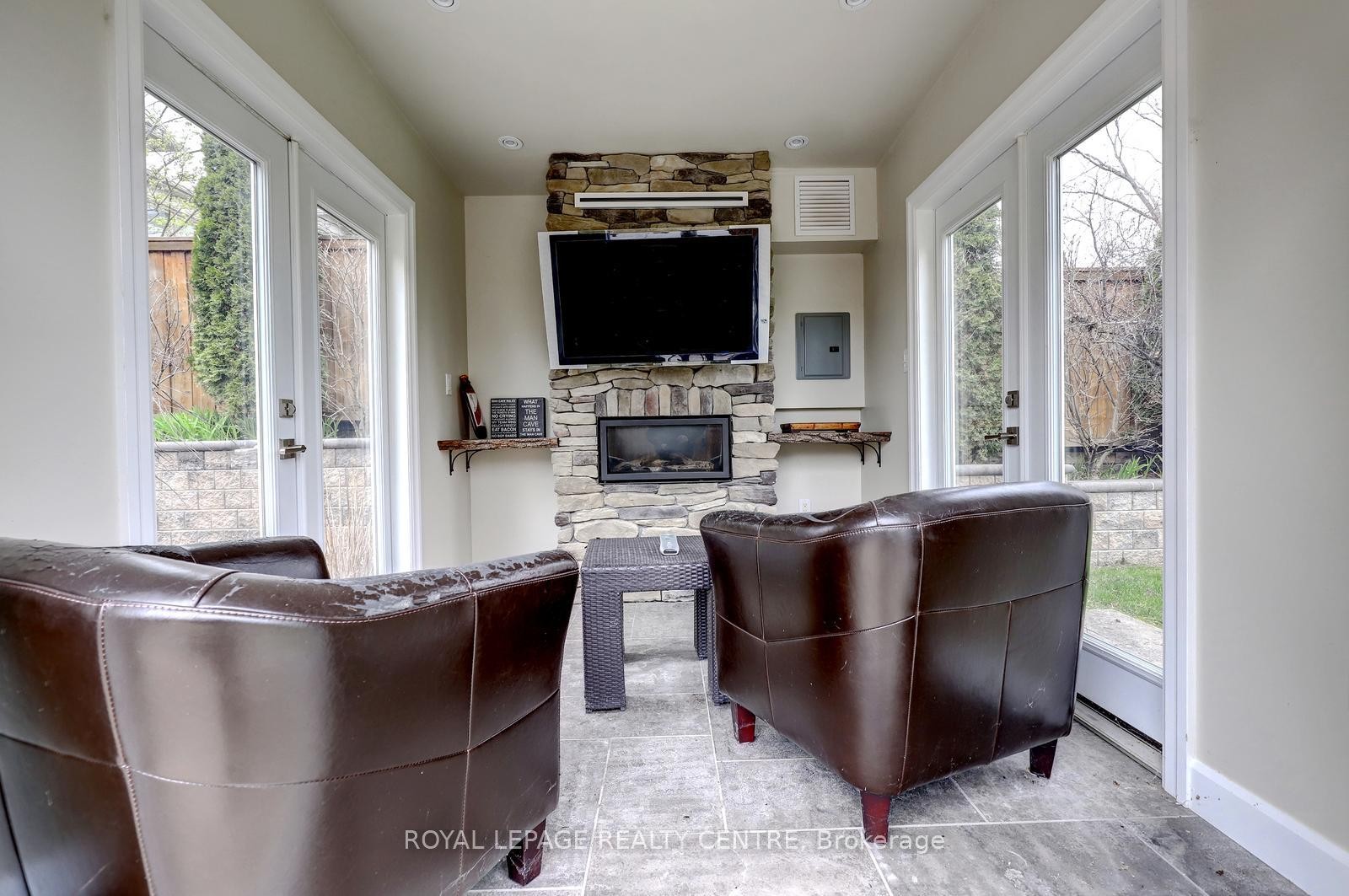 









31


Plainsman

Road,
Mississauga,




ON
L5N 1C4

