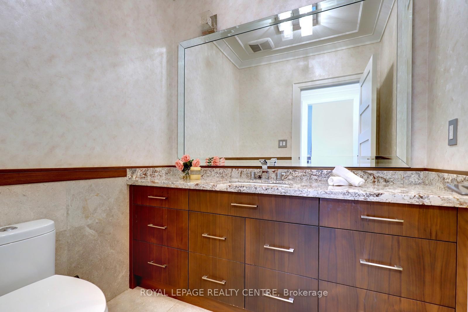 









31


Plainsman

Road,
Mississauga,




ON
L5N 1C4

