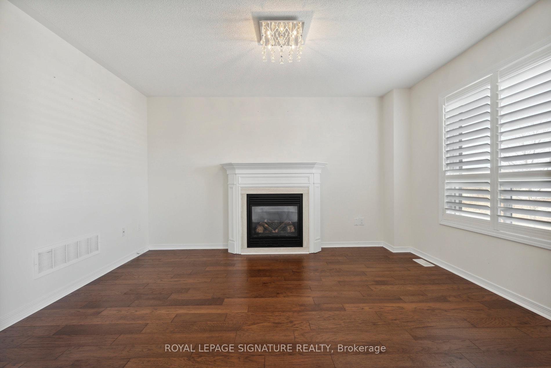 









1198


Mary-Lou St

Street,
Innisfil,




ON
L9S 0C1

