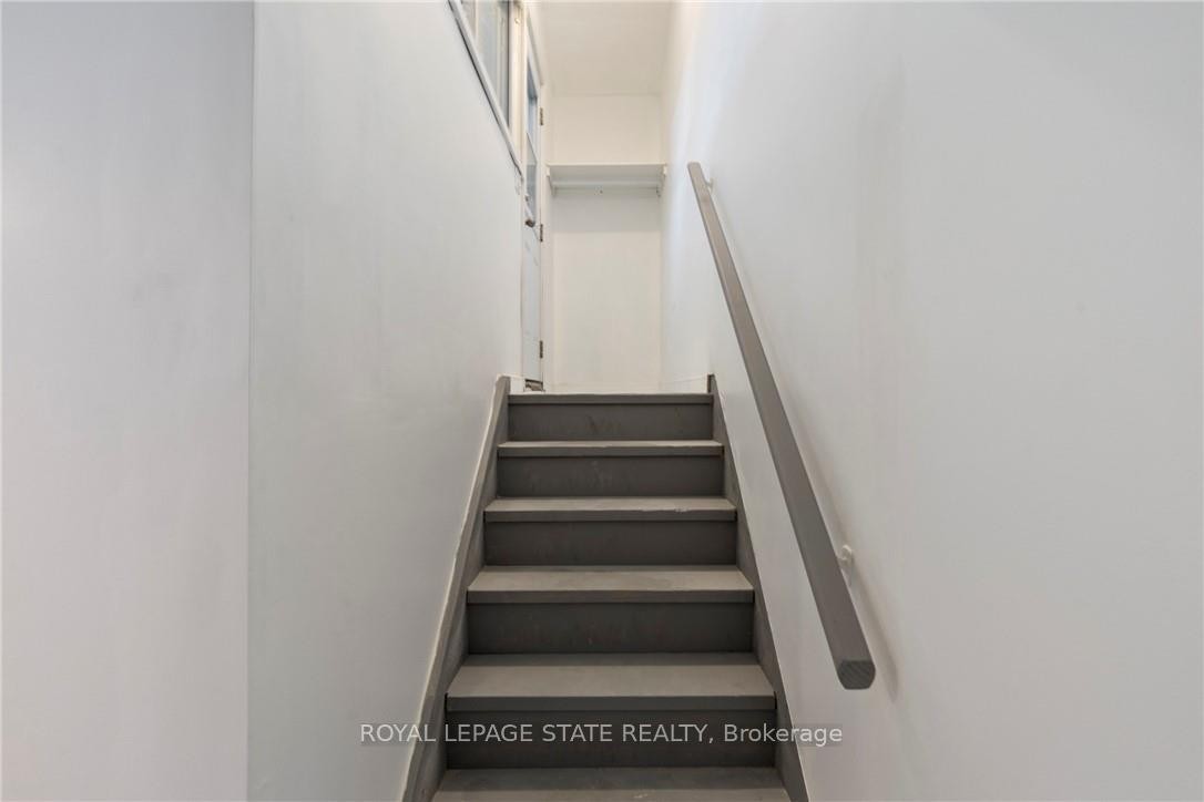 









7


Purdy

Crescent, 2,
Hamilton,




ON
L9A 3B4

