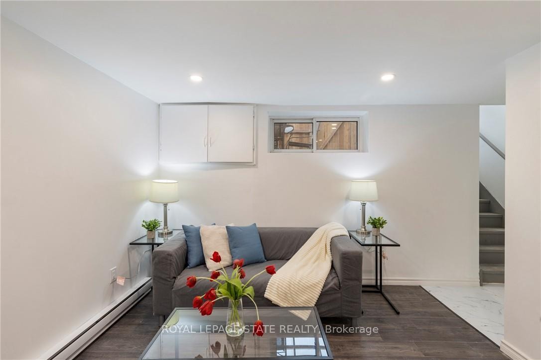 









7


Purdy

Crescent, 2,
Hamilton,




ON
L9A 3B4

