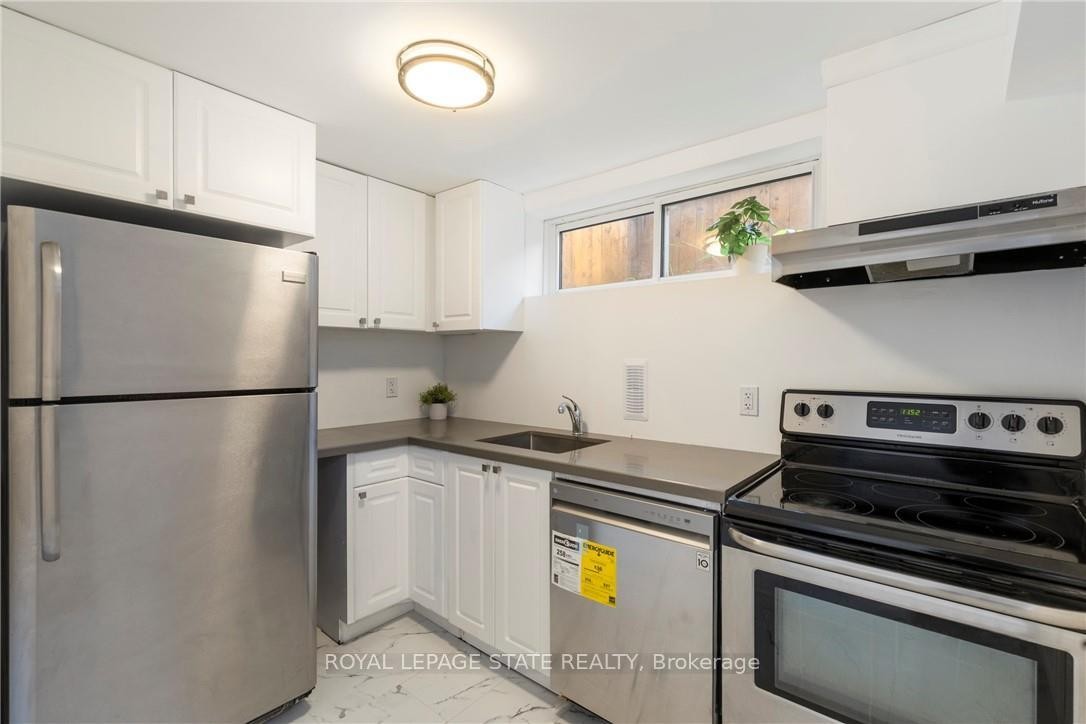 









7


Purdy

Crescent, 2,
Hamilton,




ON
L9A 3B4

