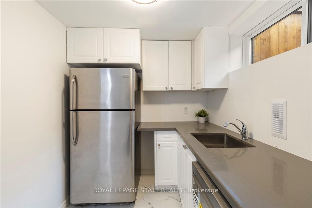 









7


Purdy

Crescent, 2,
Hamilton,




ON
L9A 3B4


