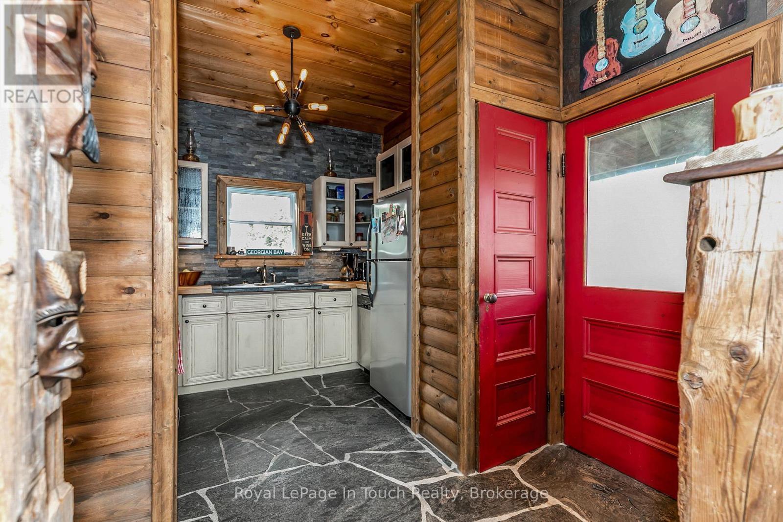 












8 B686 DERBYSHIRE

,
The Archipelago (Archipelago),




Ontario
P2A0B7

