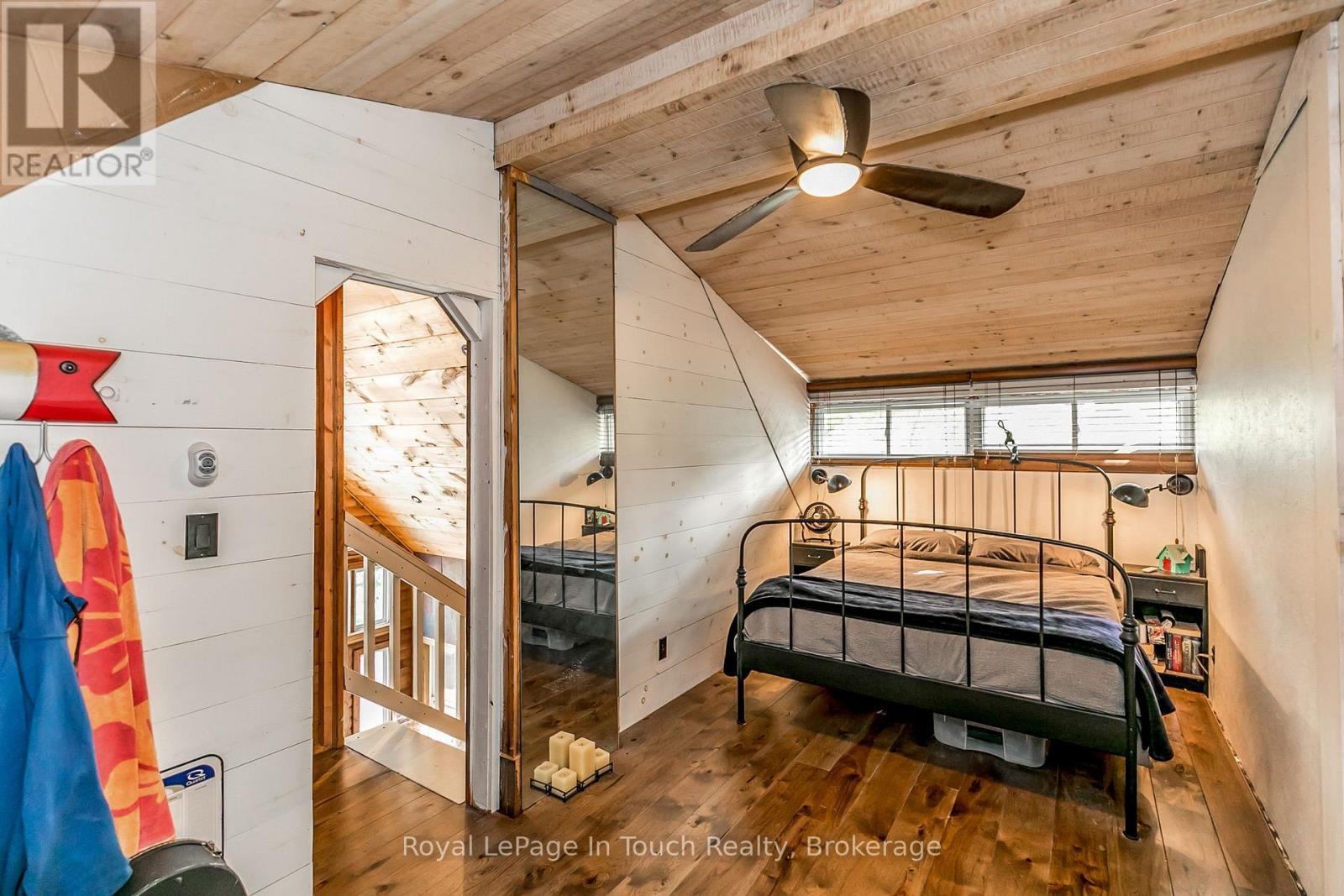 












8 B686 DERBYSHIRE

,
The Archipelago (Archipelago),




Ontario
P2A0B7

