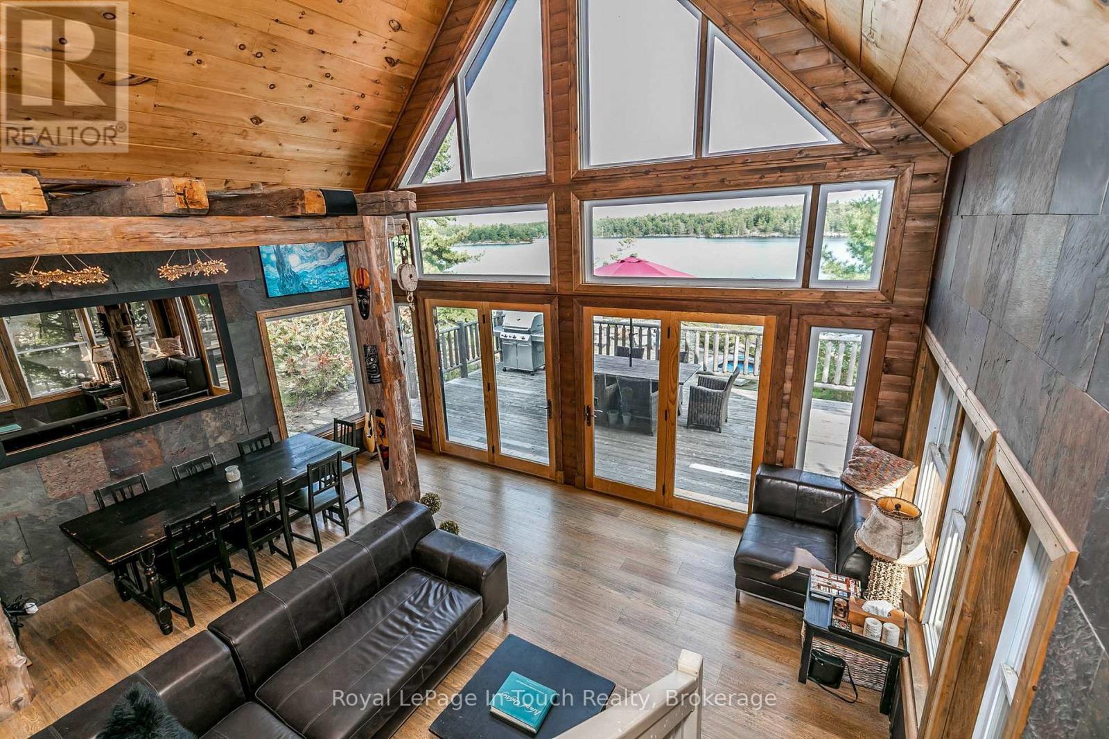 












8 B686 DERBYSHIRE

,
The Archipelago (Archipelago),




Ontario
P2A0B7

