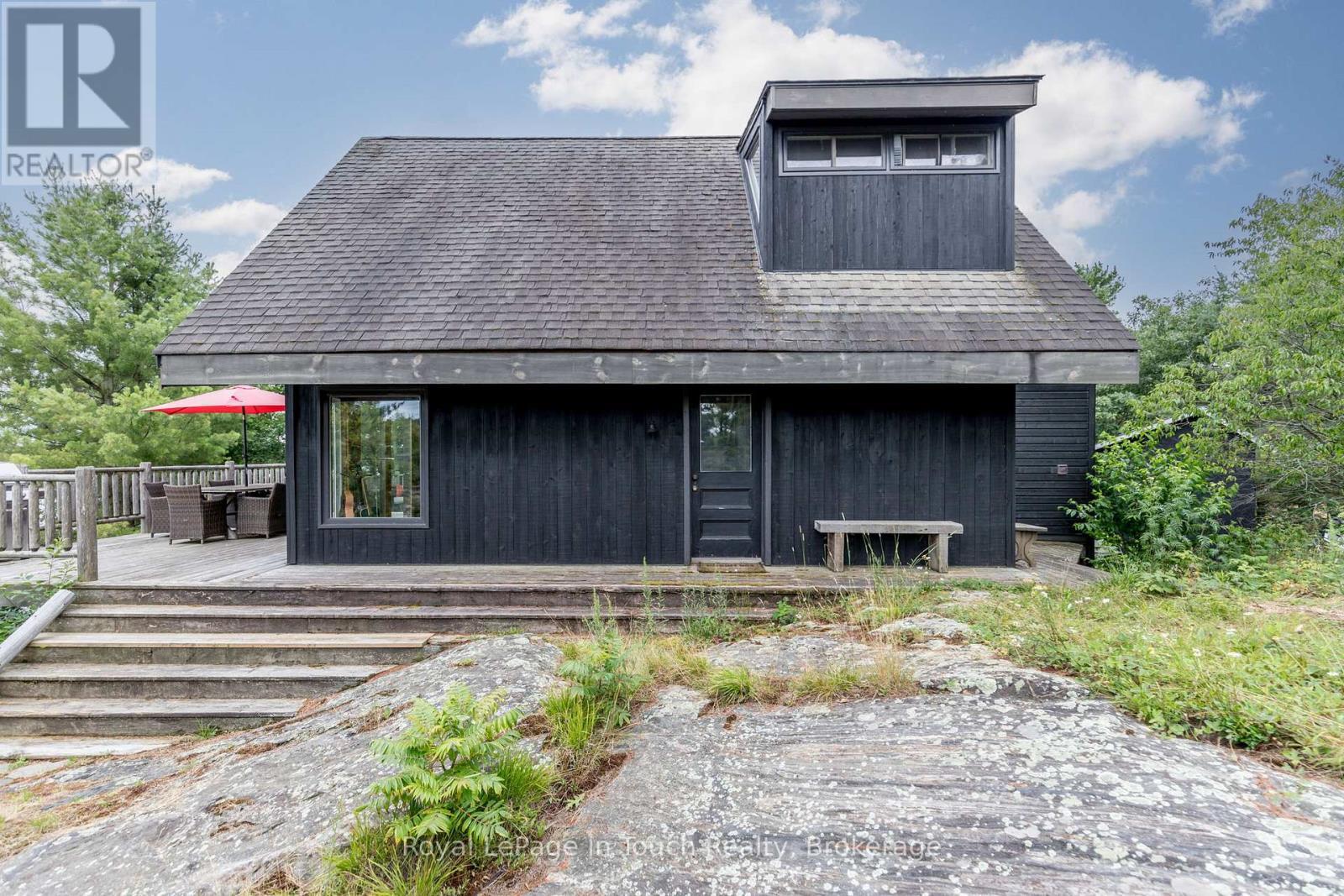 












8 B686 DERBYSHIRE

,
The Archipelago (Archipelago),




Ontario
P2A0B7


