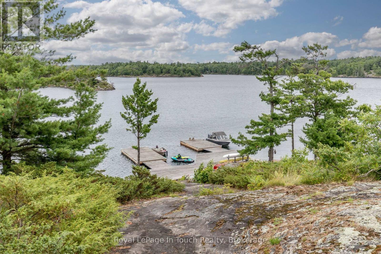 












8 B686 DERBYSHIRE

,
The Archipelago (Archipelago),




Ontario
P2A0B7

