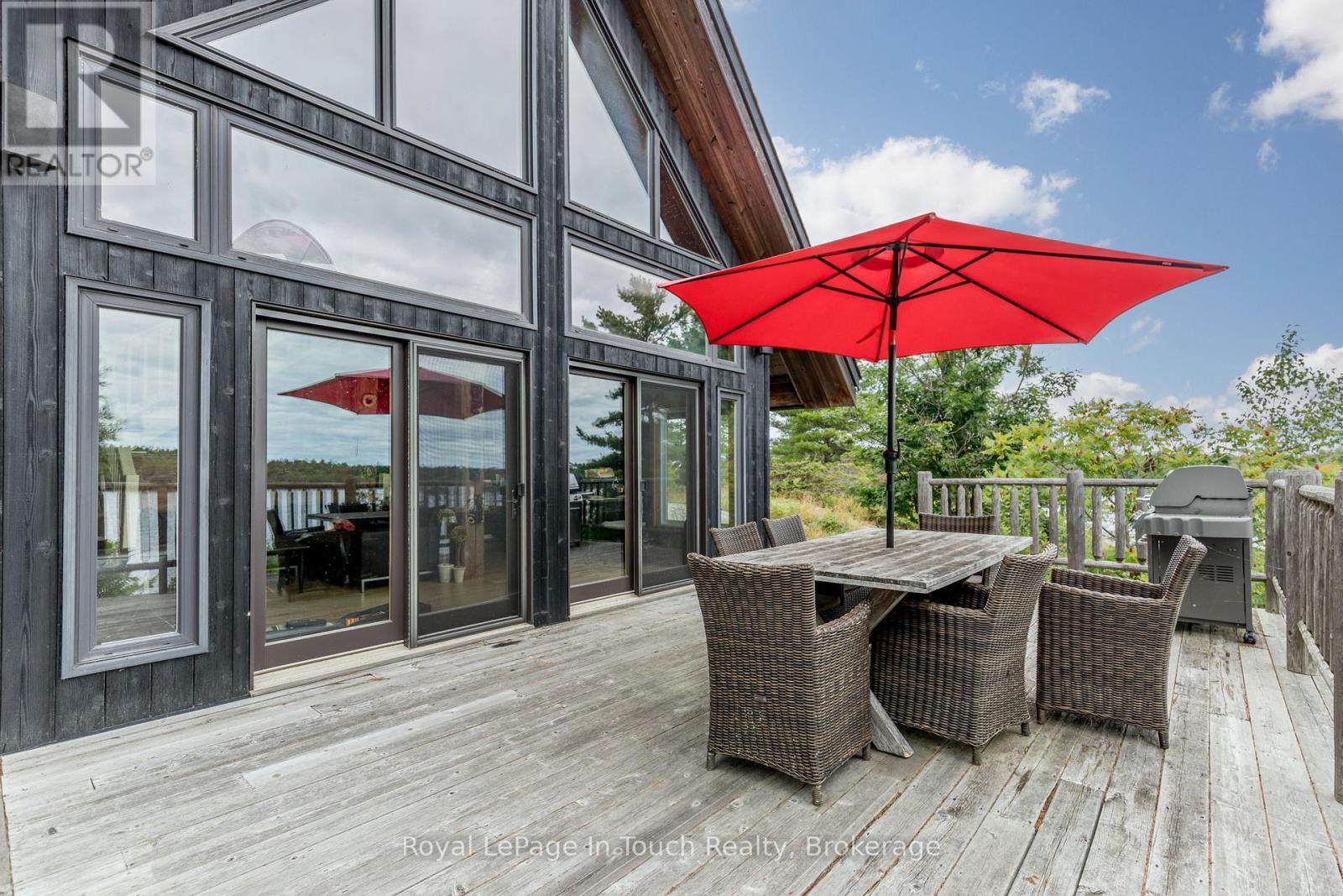 












8 B686 DERBYSHIRE

,
The Archipelago (Archipelago),




Ontario
P2A0B7

