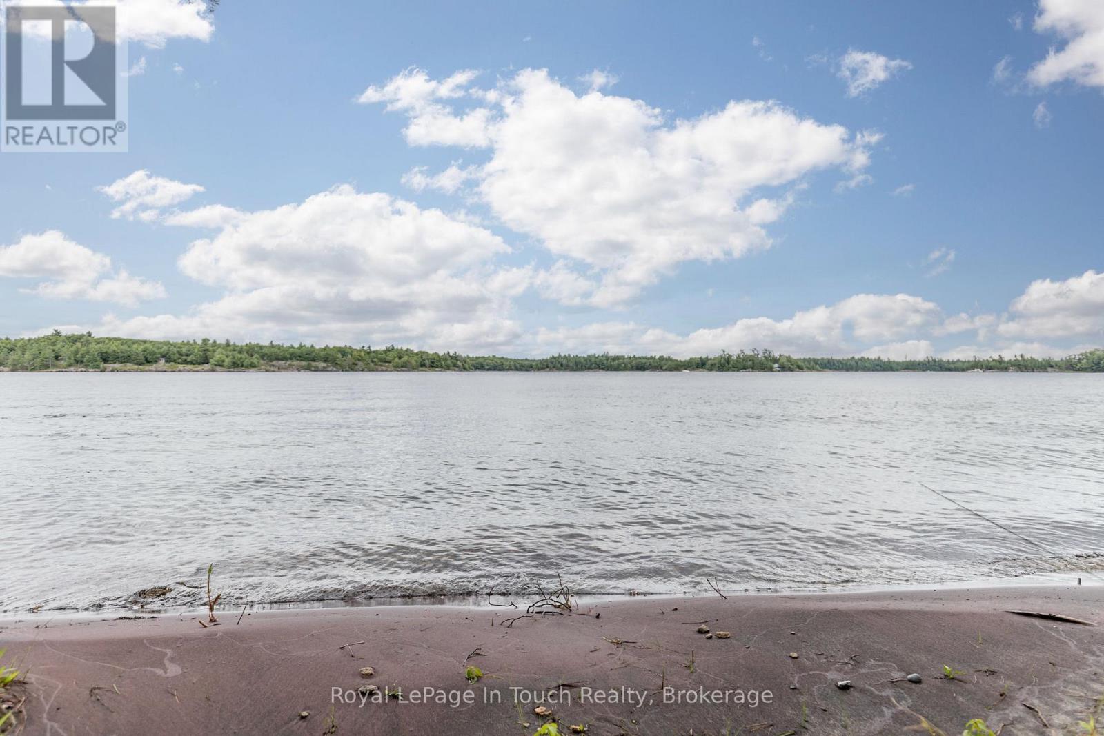 












8 B686 DERBYSHIRE

,
The Archipelago (Archipelago),




Ontario
P2A0B7

