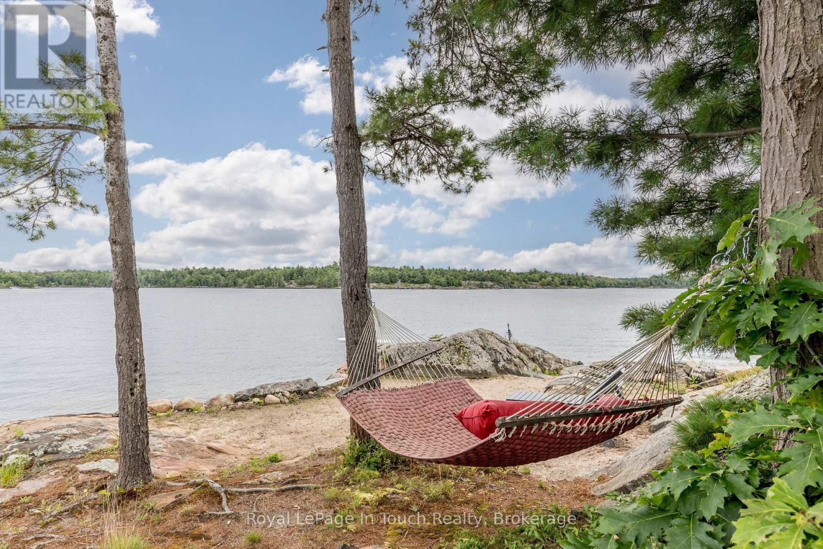 












8 B686 DERBYSHIRE

,
The Archipelago (Archipelago),




Ontario
P2A0B7

