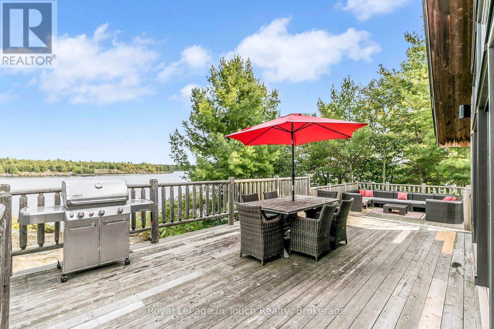 












8 B686 DERBYSHIRE

,
The Archipelago (Archipelago),




Ontario
P2A0B7

