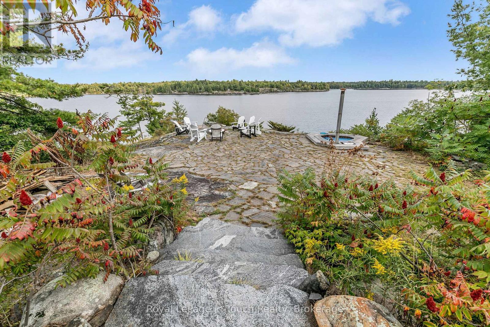 












8 B686 DERBYSHIRE

,
The Archipelago (Archipelago),




Ontario
P2A0B7


