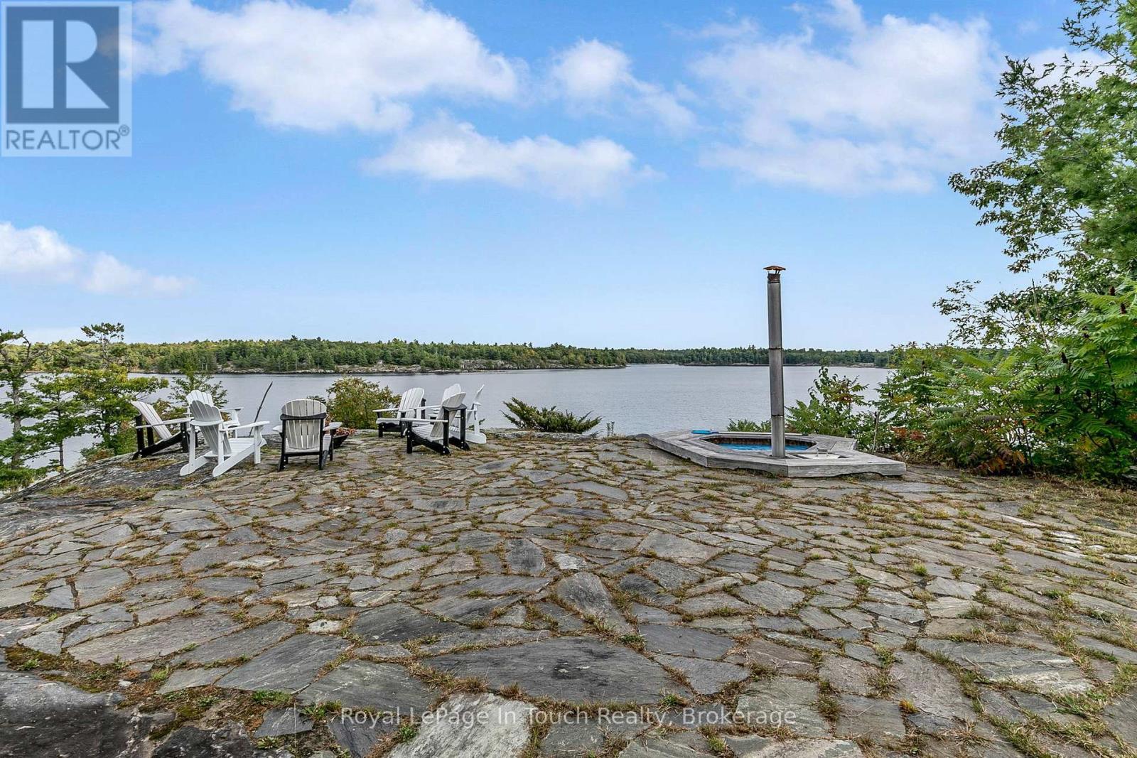 












8 B686 DERBYSHIRE

,
The Archipelago (Archipelago),




Ontario
P2A0B7

