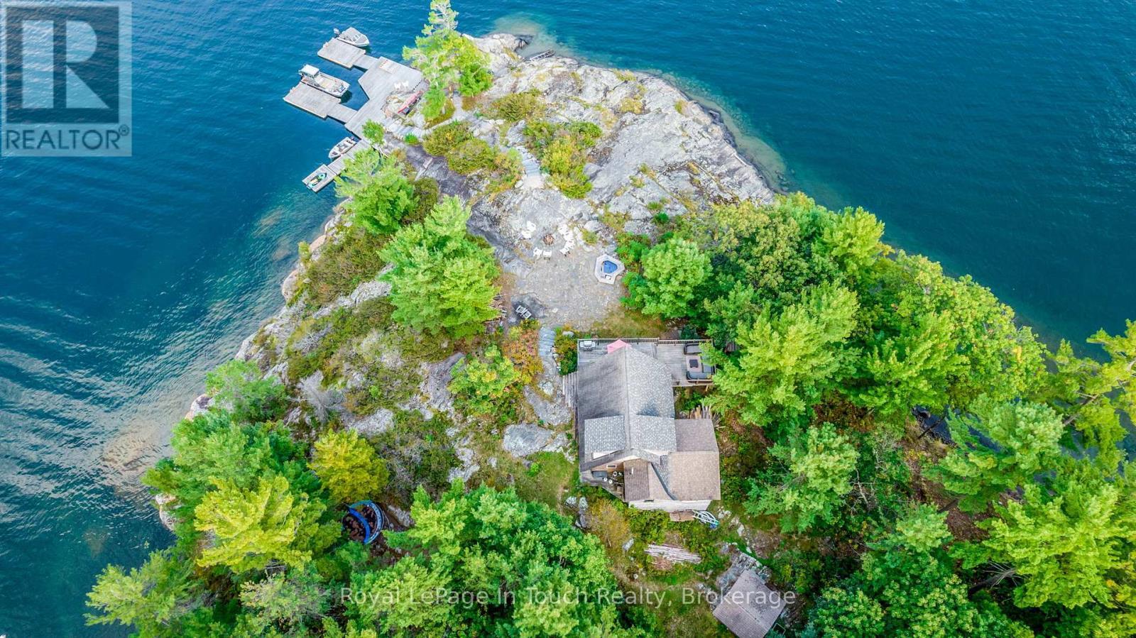 












8 B686 DERBYSHIRE

,
The Archipelago (Archipelago),




Ontario
P2A0B7

