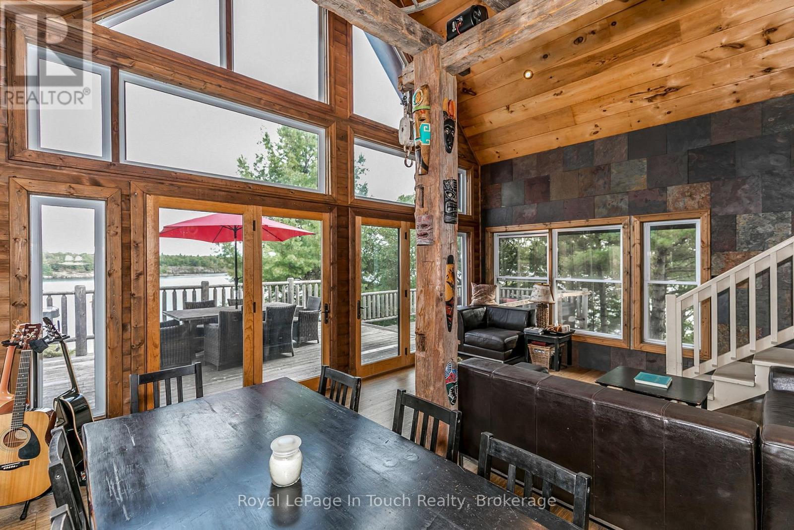 












8 B686 DERBYSHIRE

,
The Archipelago (Archipelago),




Ontario
P2A0B7

