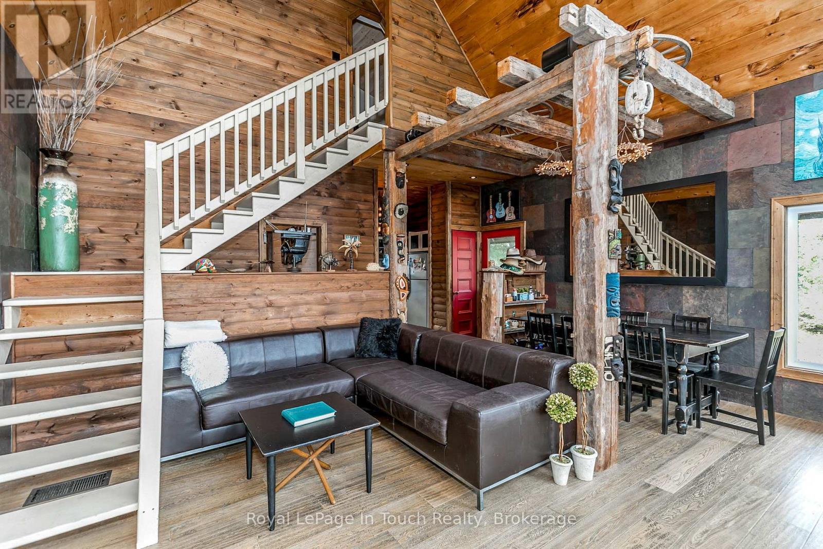 












8 B686 DERBYSHIRE

,
The Archipelago (Archipelago),




Ontario
P2A0B7

