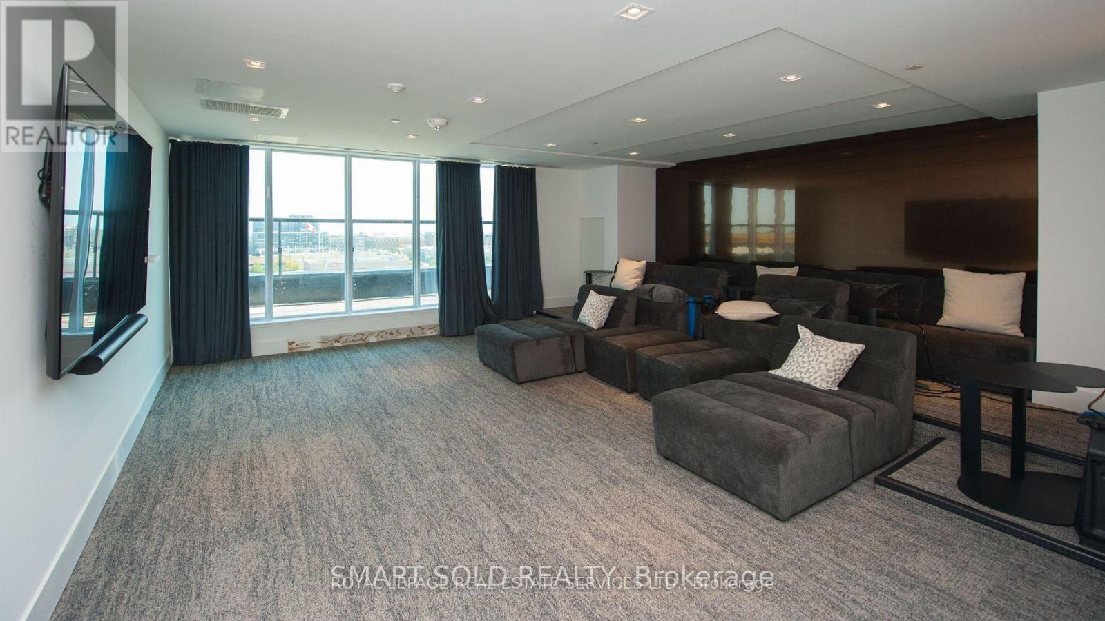 












1126 - 2485 TAUNTON ROAD

,
Oakville,




Ontario
L6H3R8

