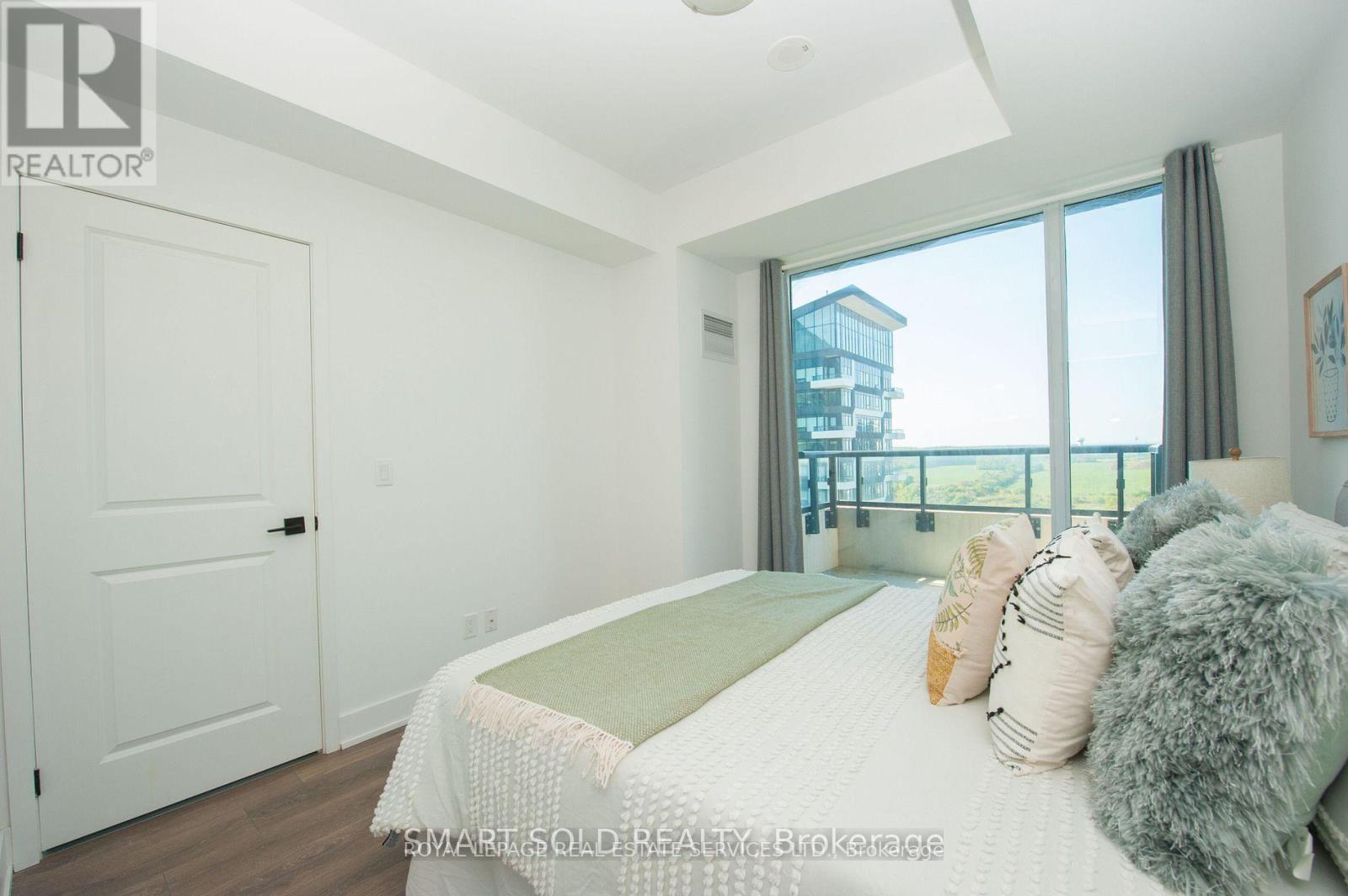 












1126 - 2485 TAUNTON ROAD

,
Oakville,




Ontario
L6H3R8

